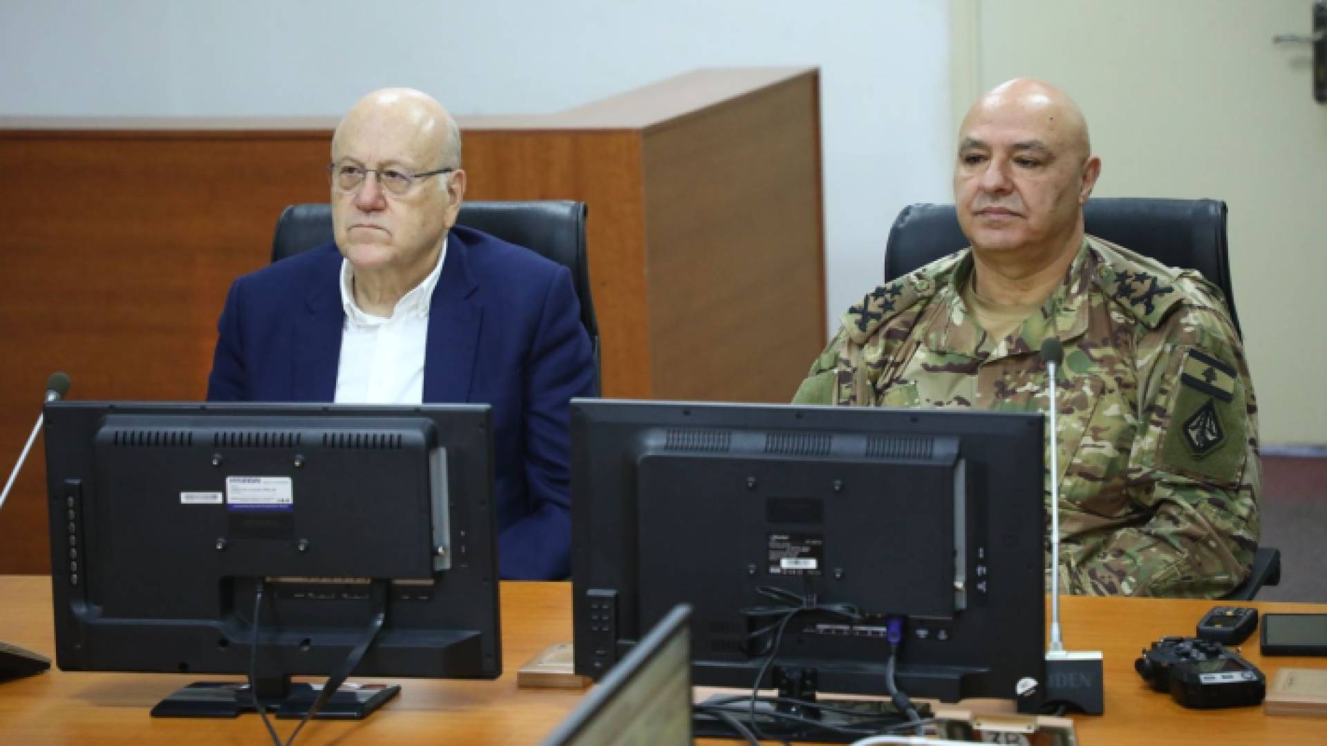 رئيس الحكومة اللبنانية نجيب ميقاتي وقائد الجيش اللبناني جوزيف عون