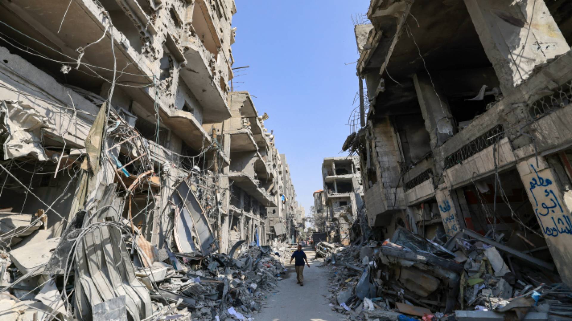 دمار خلفه قصف الاحتلال الإسرائيلي في قطاع غزة