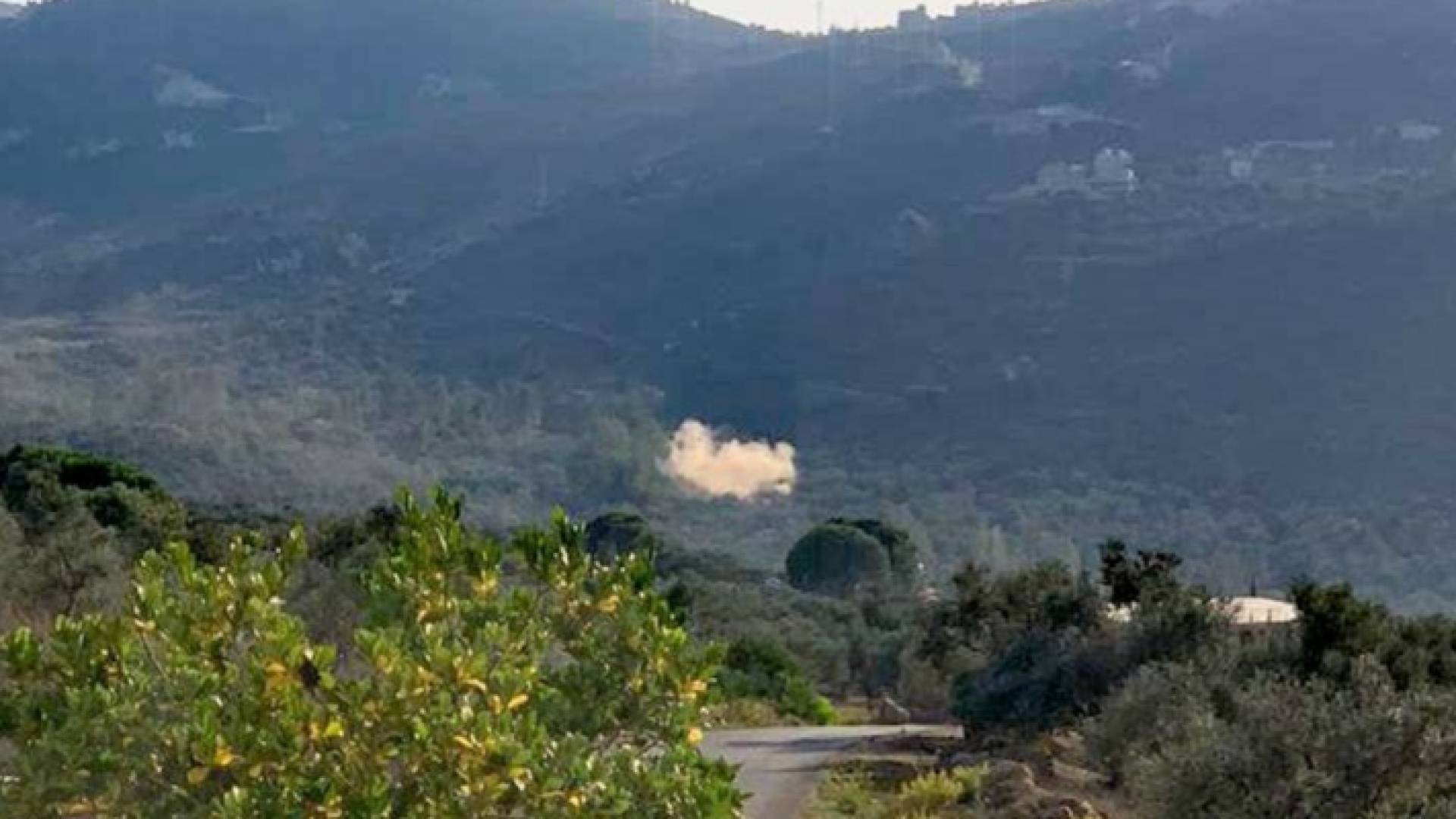 قصف على الحدود اللبنانية