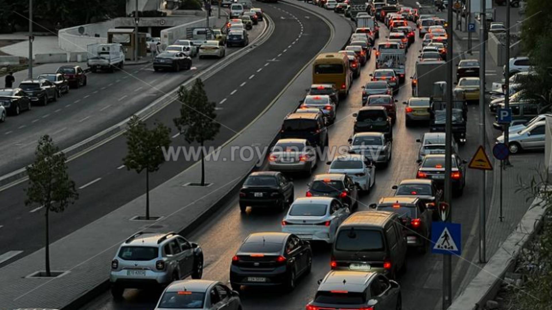 الصورة من امتداد أزمة السير إلى منطقة المهاجرين وسط عمان