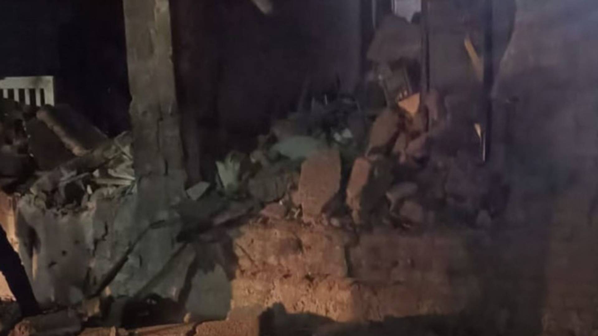 الصورة من آثار سقوط الصاروخ