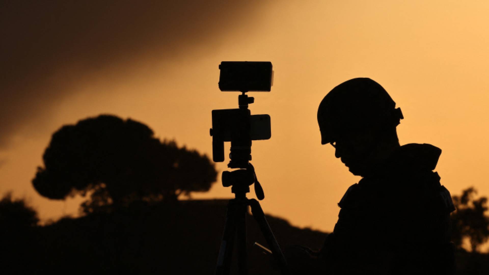 قوات الاحتلال تستهدف الصحفيين بشكل مباشر