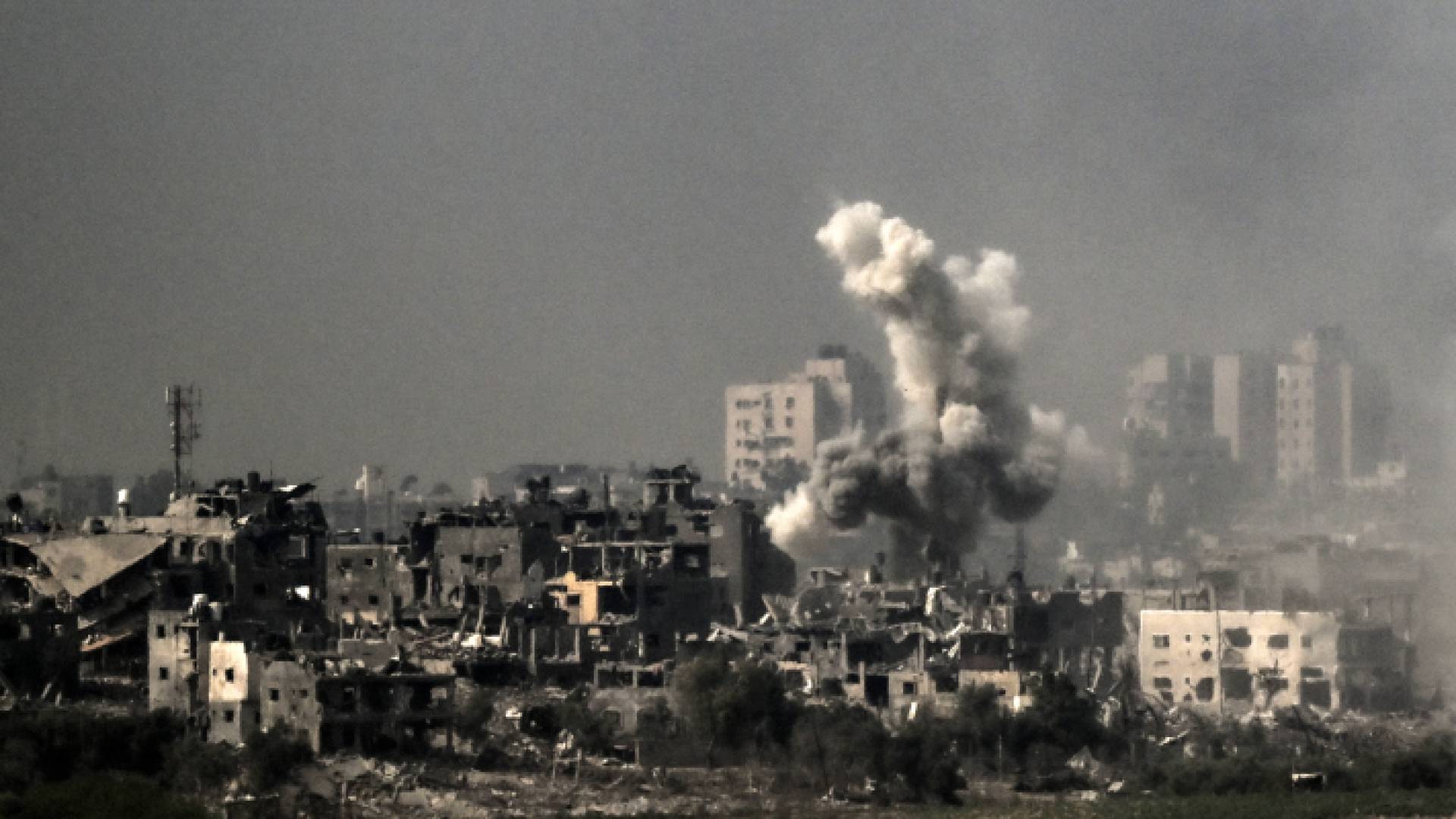 دمار واستمرار لقصف الاحتلال على قطاع غزة