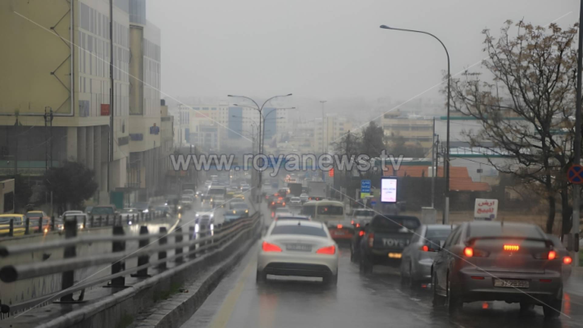 أمطار في احد شوارع العاصمة عمان