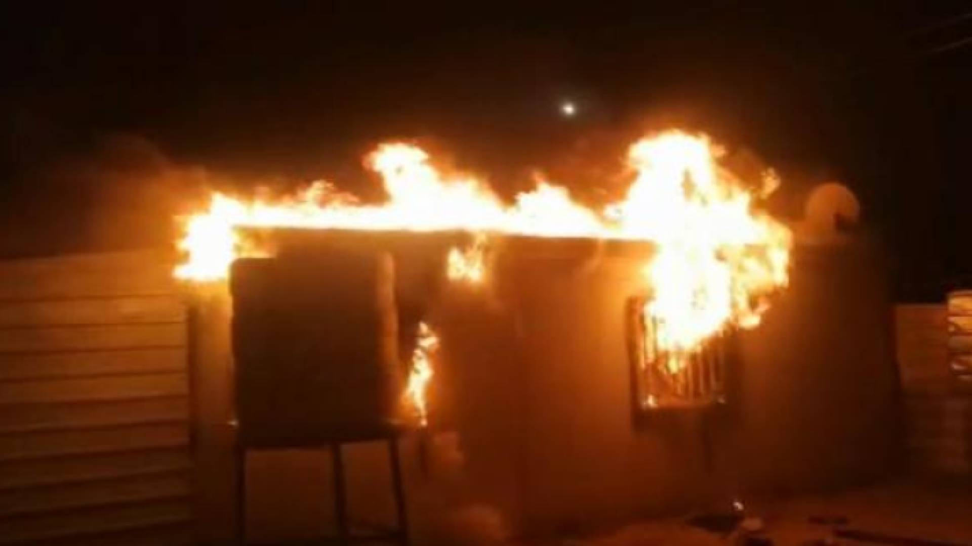 حريق كرفان بمخيم الزعتري