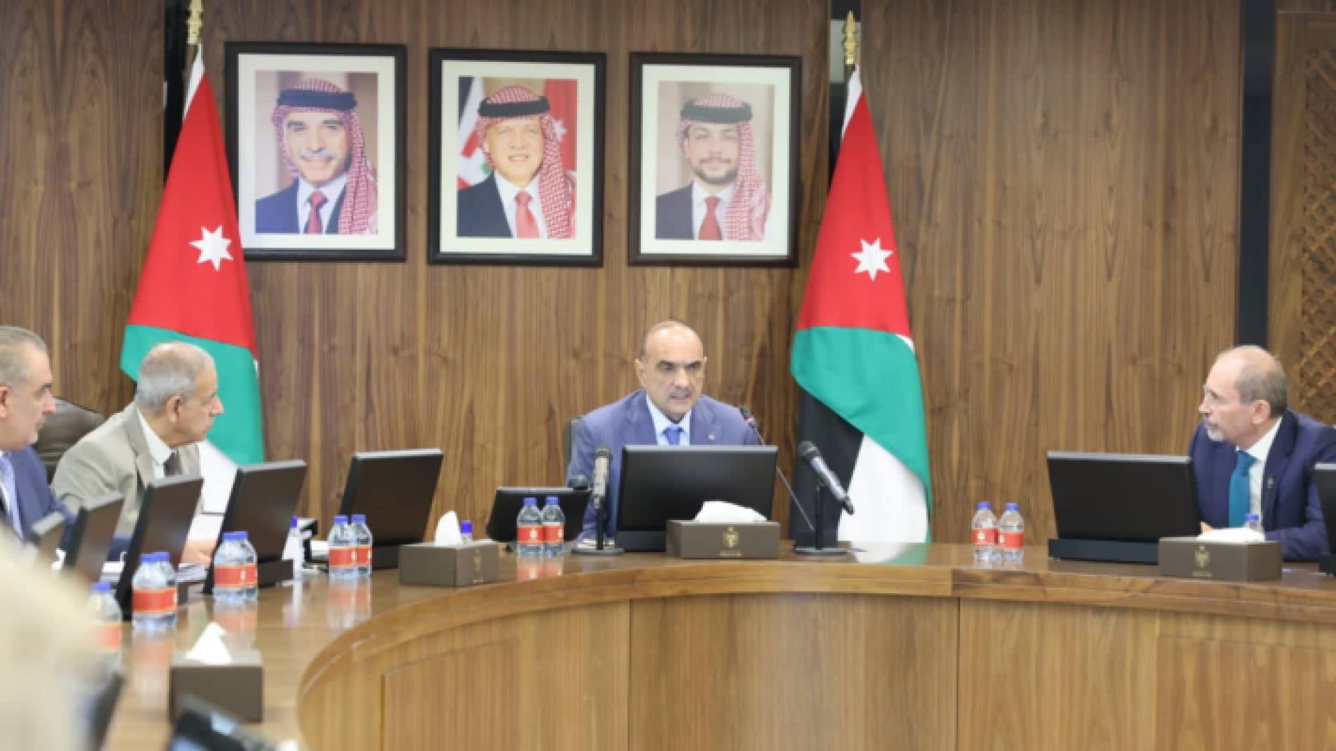 جانب من جلسة مجلس الوزراء