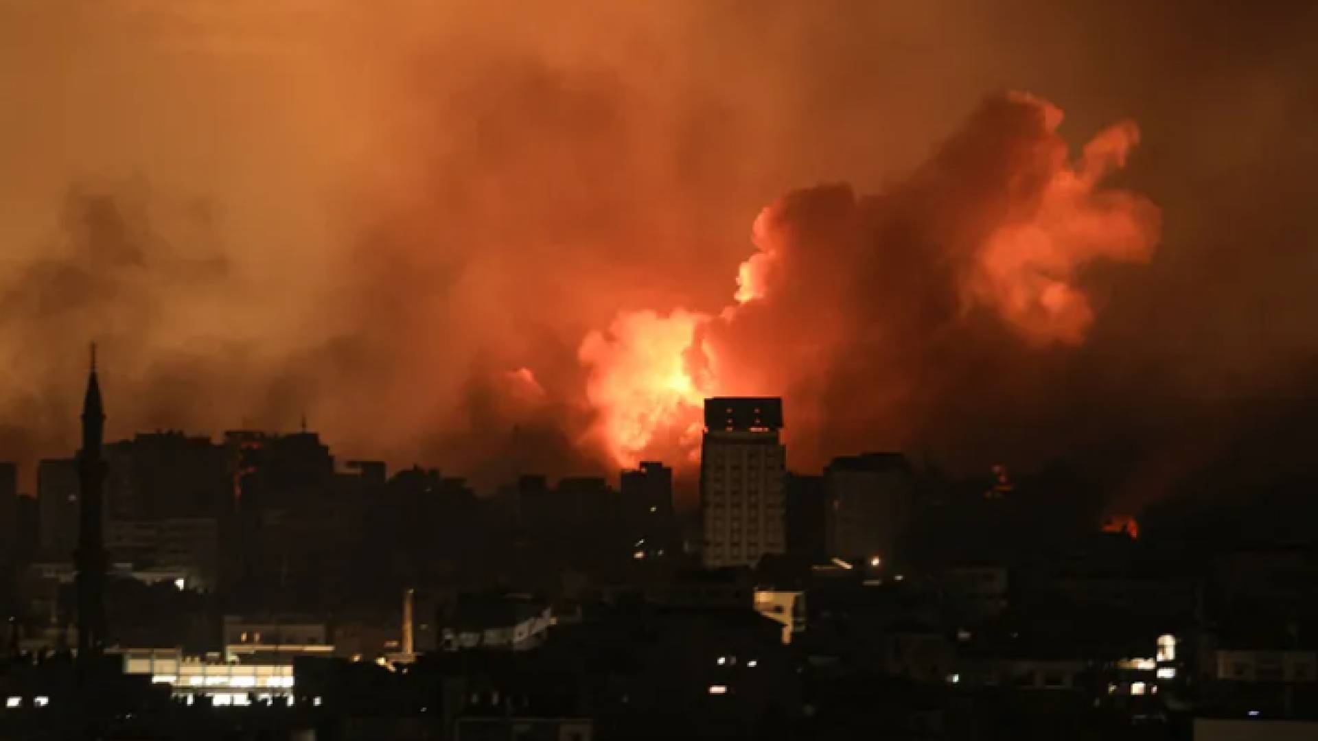 قصف عنيف على قطاع غزة