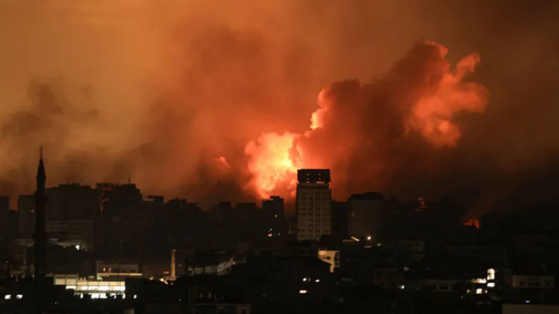 قصف عنيف على قطاع غزة