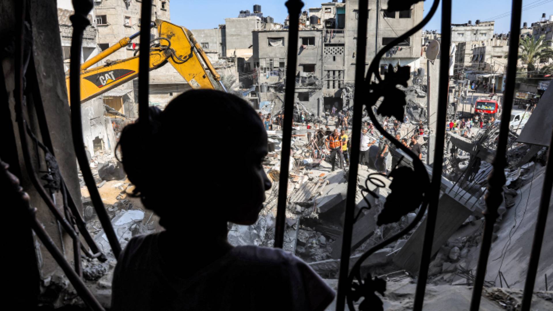 استهداف مبنى في قطاع غزة