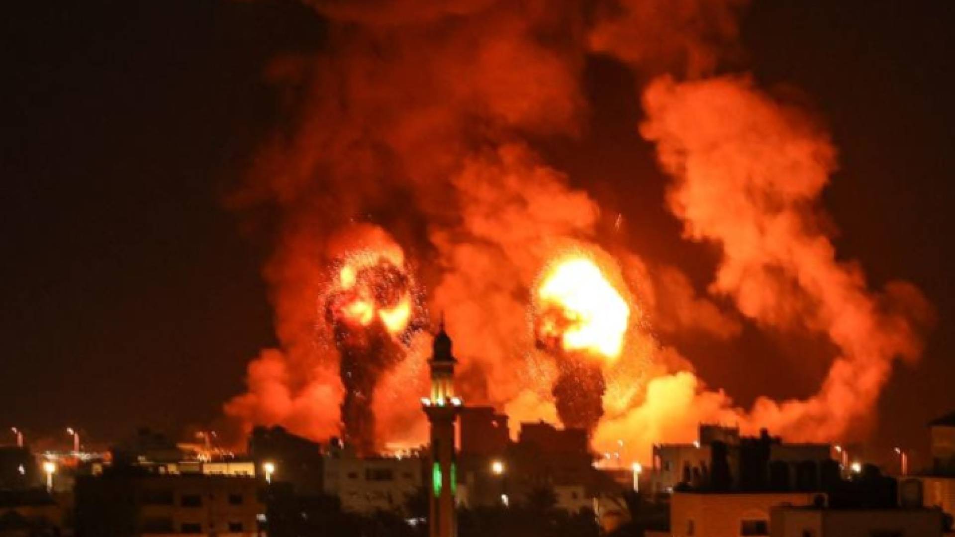 قصف عنيف على قطاع غزة