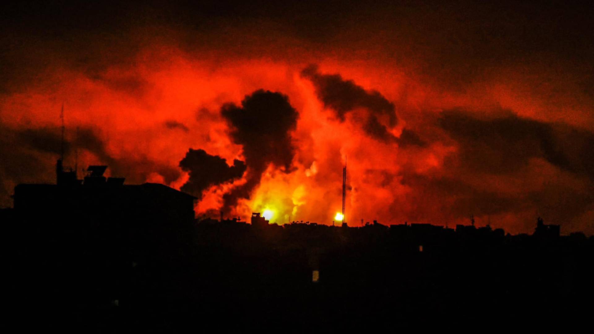 قصف عنيف على قطاع غزة بغارات لطائرات الاحتلال