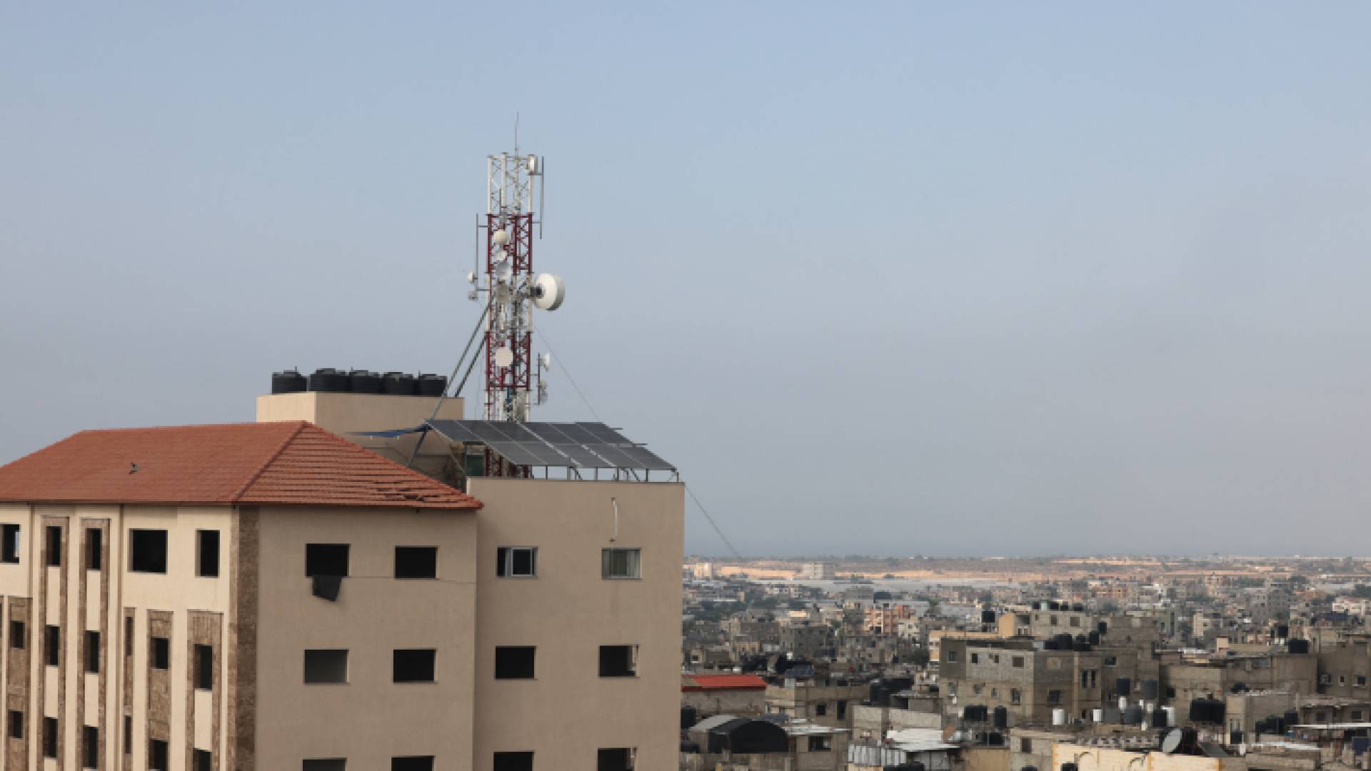برج اتصالات في قطاع غزة