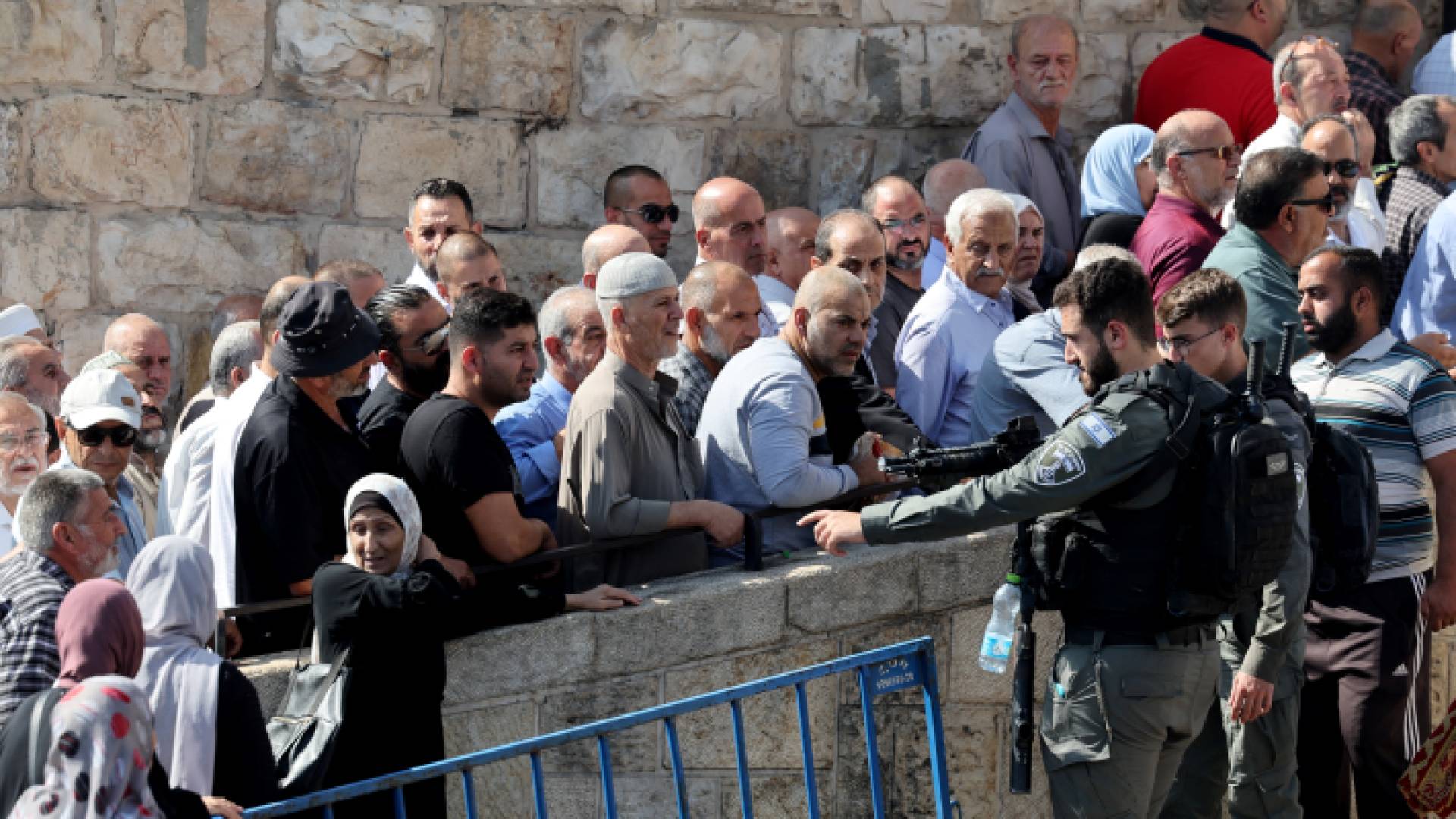 قوات الاحتلال عند باب الأسباط في القدس الشرقية