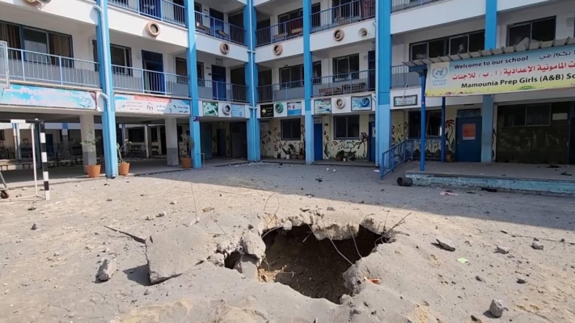 قوات الاحتلال تواصل استهداف المدارس في غزة