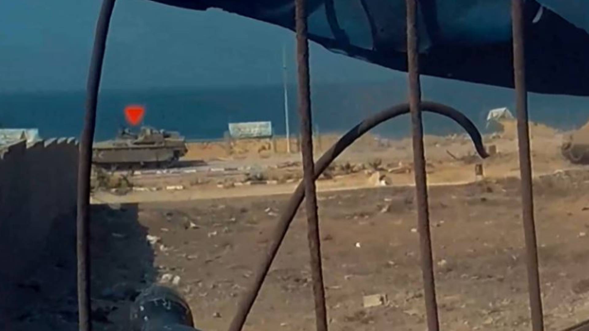 استهداف دبابة للاحتلال على أطراف مخيم الشاطئ