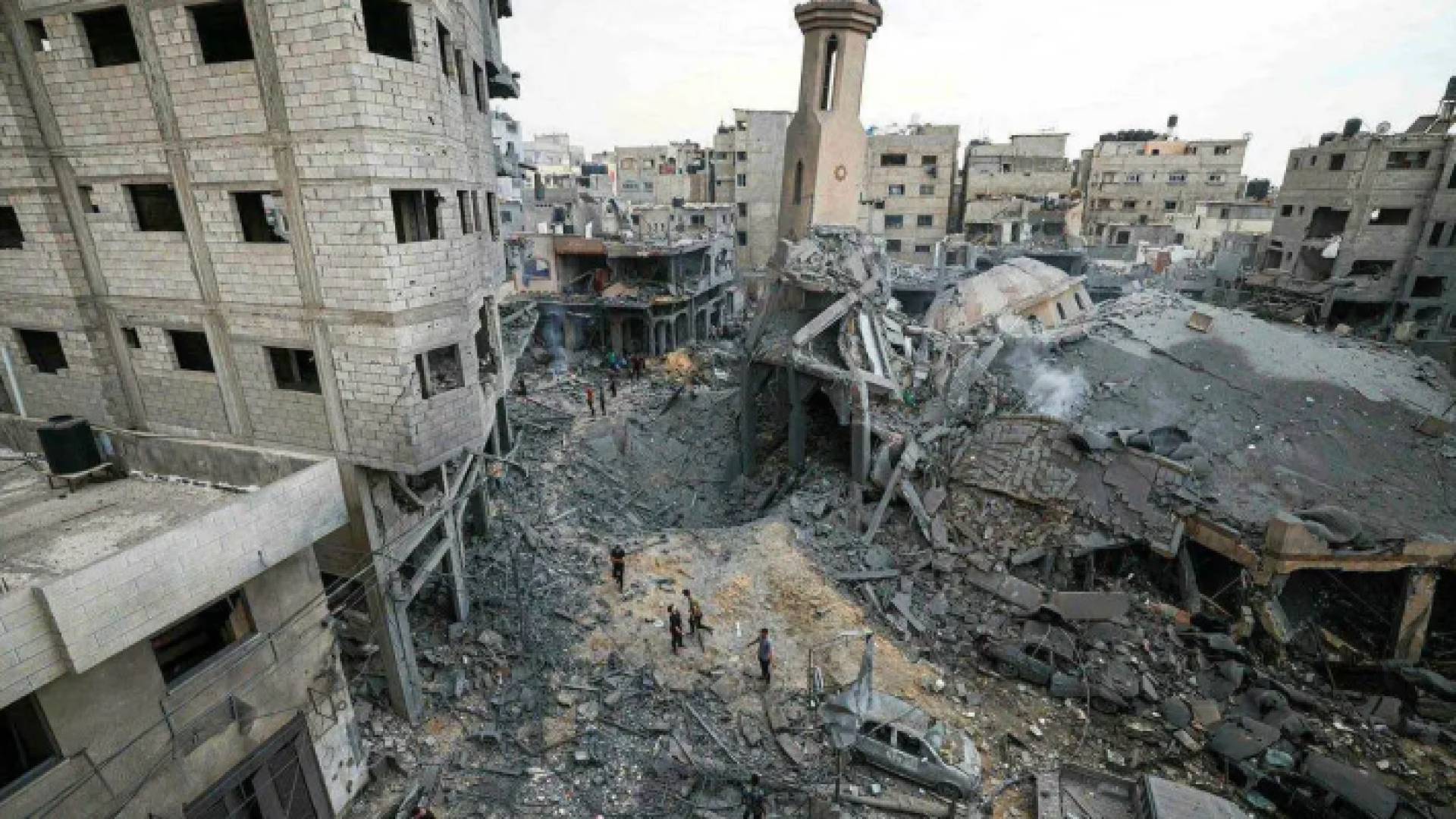 قوات الاحتلال تستهدف المساجد في القطاع