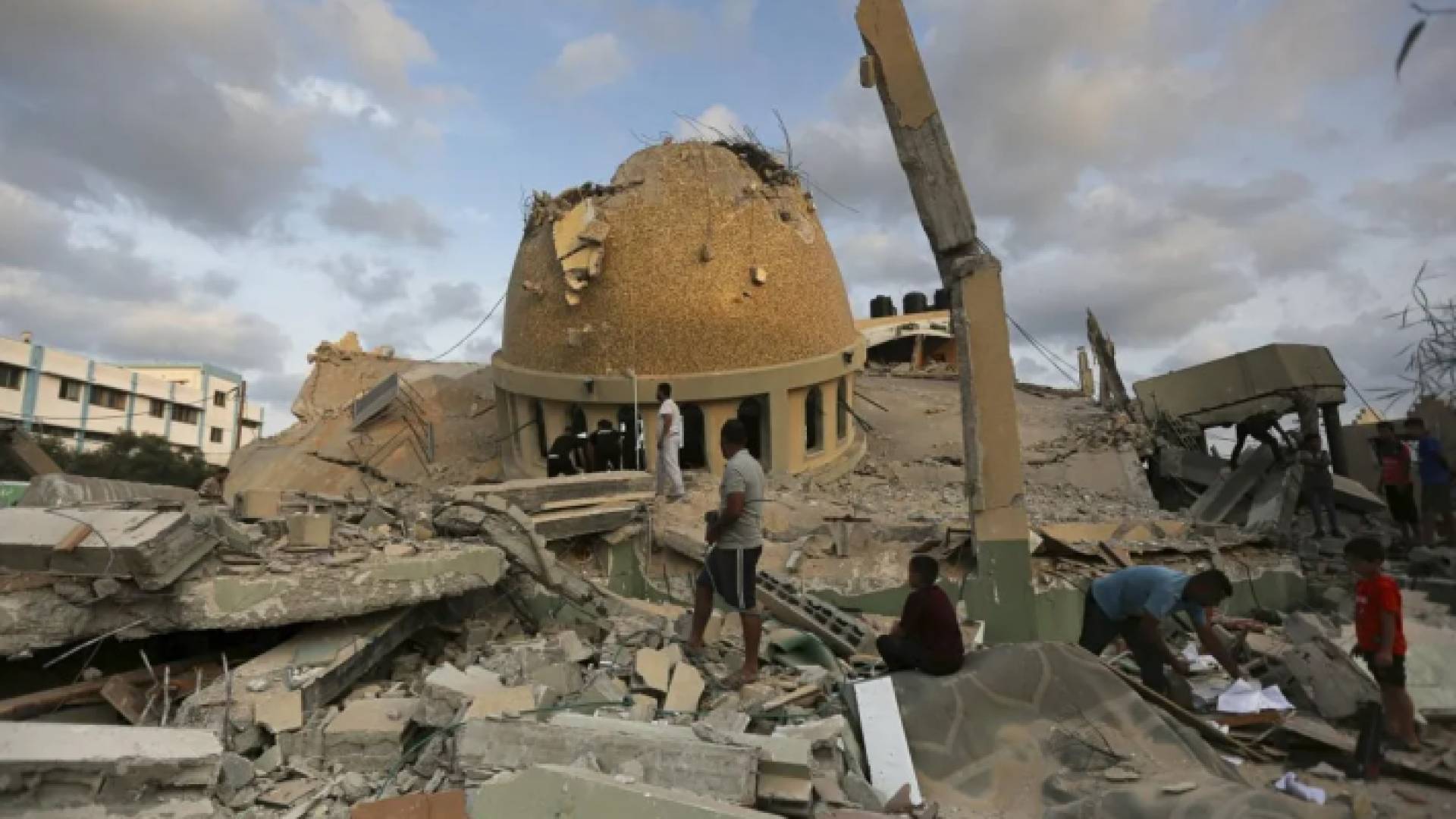 قوات الاحتلال تستهدف مسجدا شرق جباليا