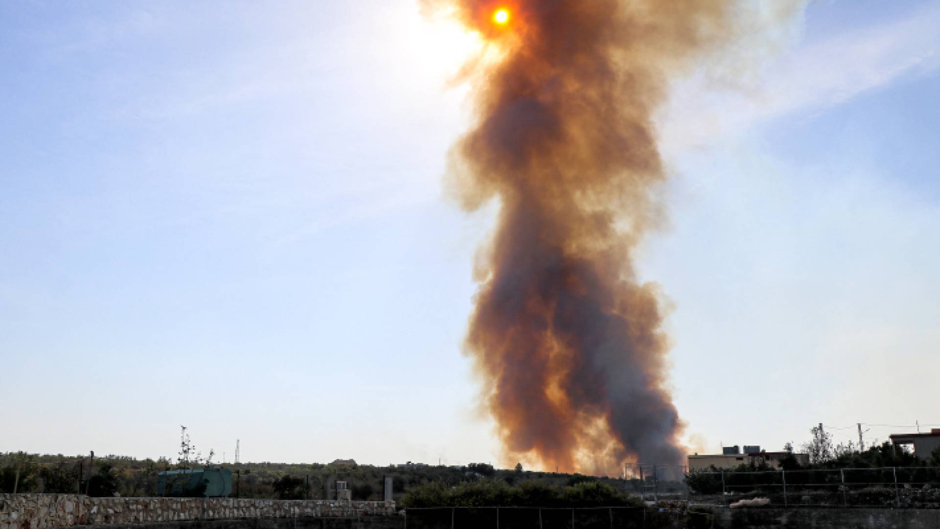 الصورة من قصف الاحتلال لمناطق على الحدود مع لبنان