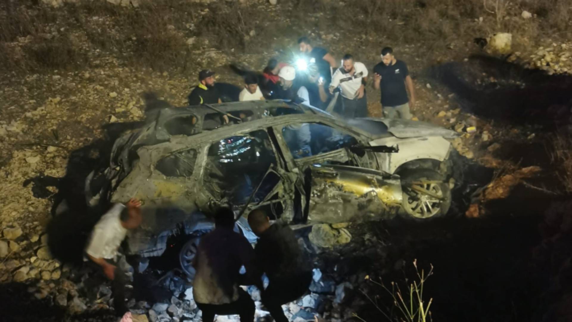 مركبة الصحفي التي استهدفتها قوات الاحتلال في لبنان