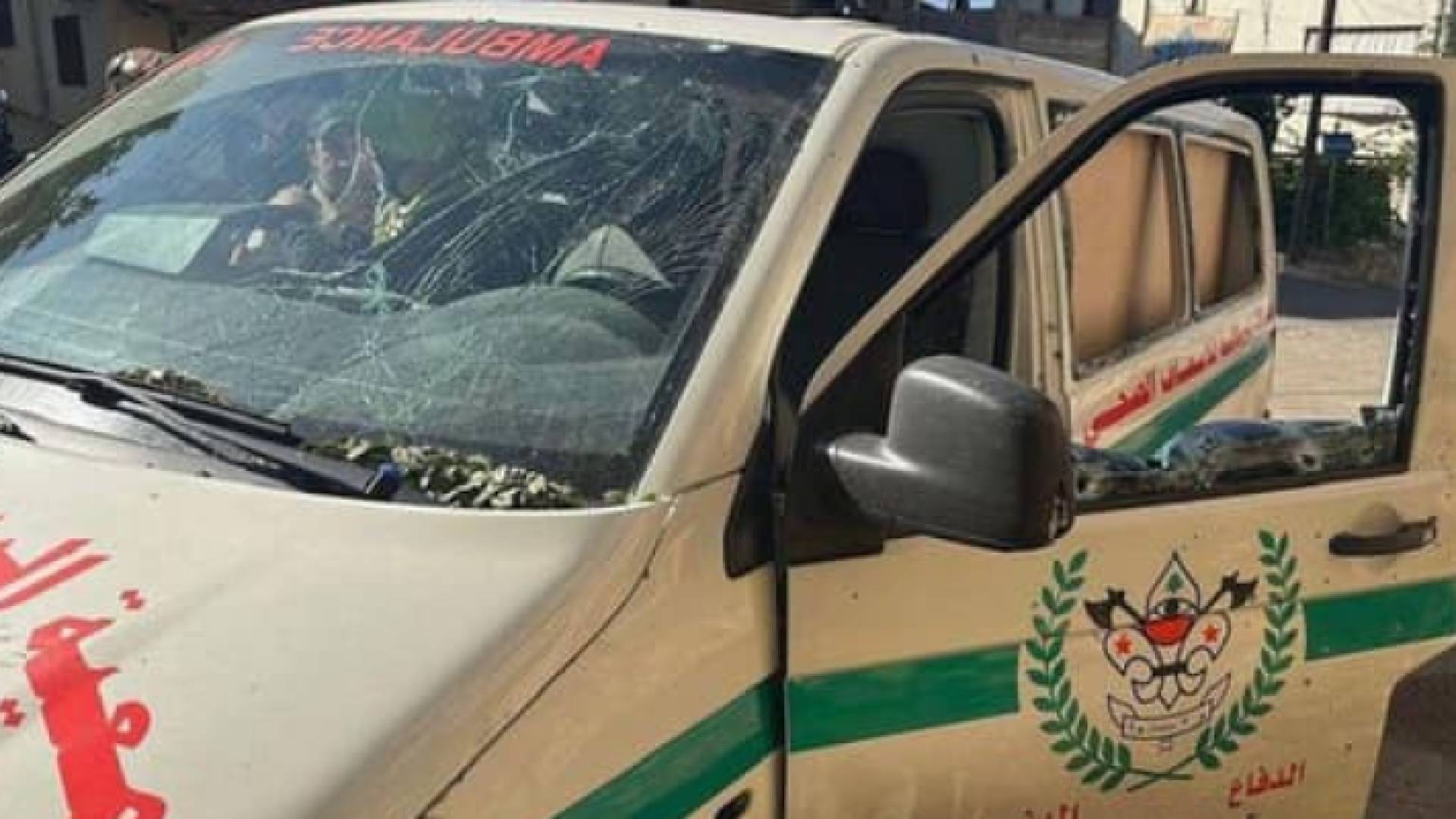 سيارة الإسعاف التي استهدفها الاحتلال الإسرائيلي جنوب لبنان