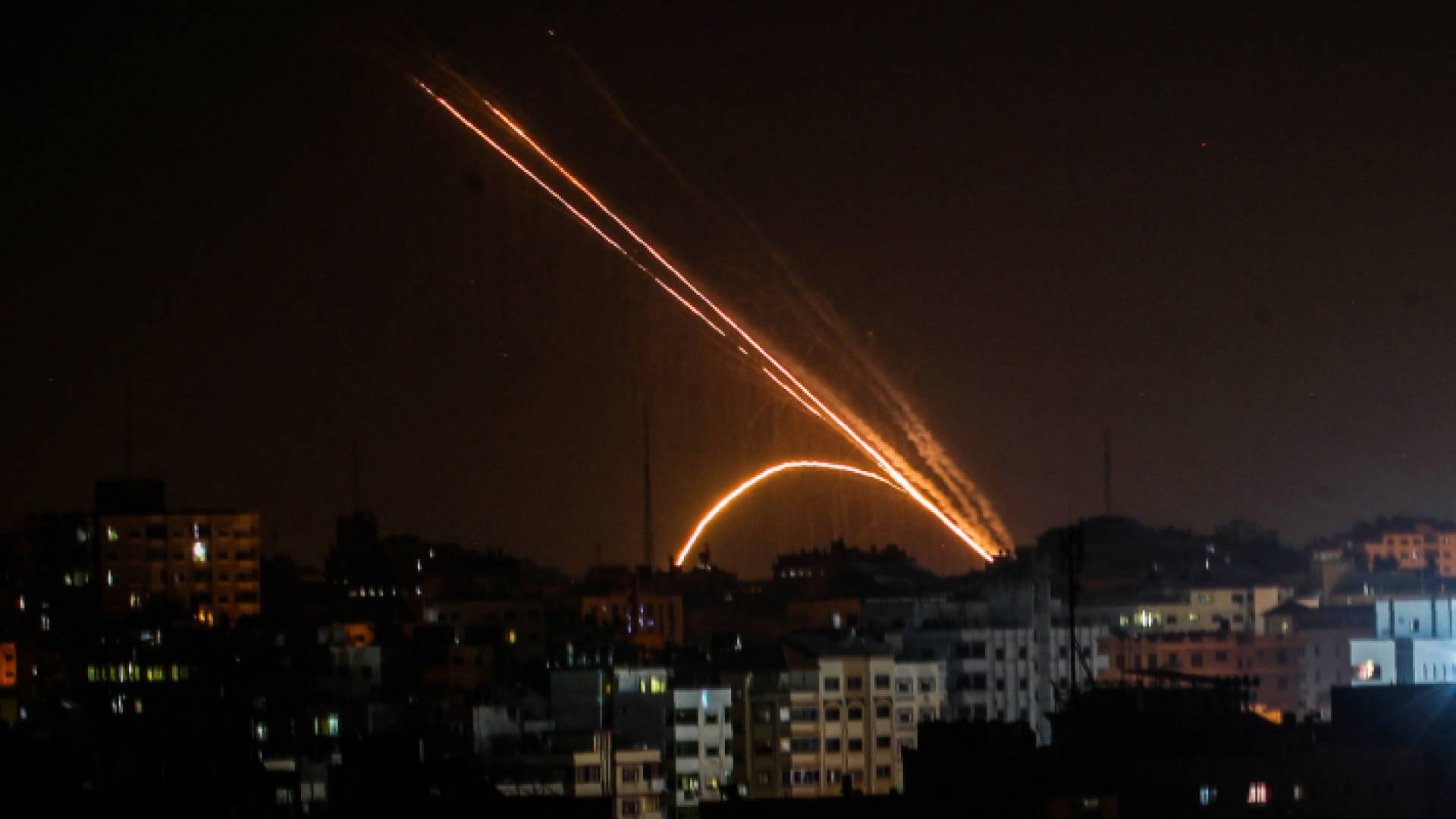 إطلاق صواريخ من لبنان باتجاه الداخل المحتل