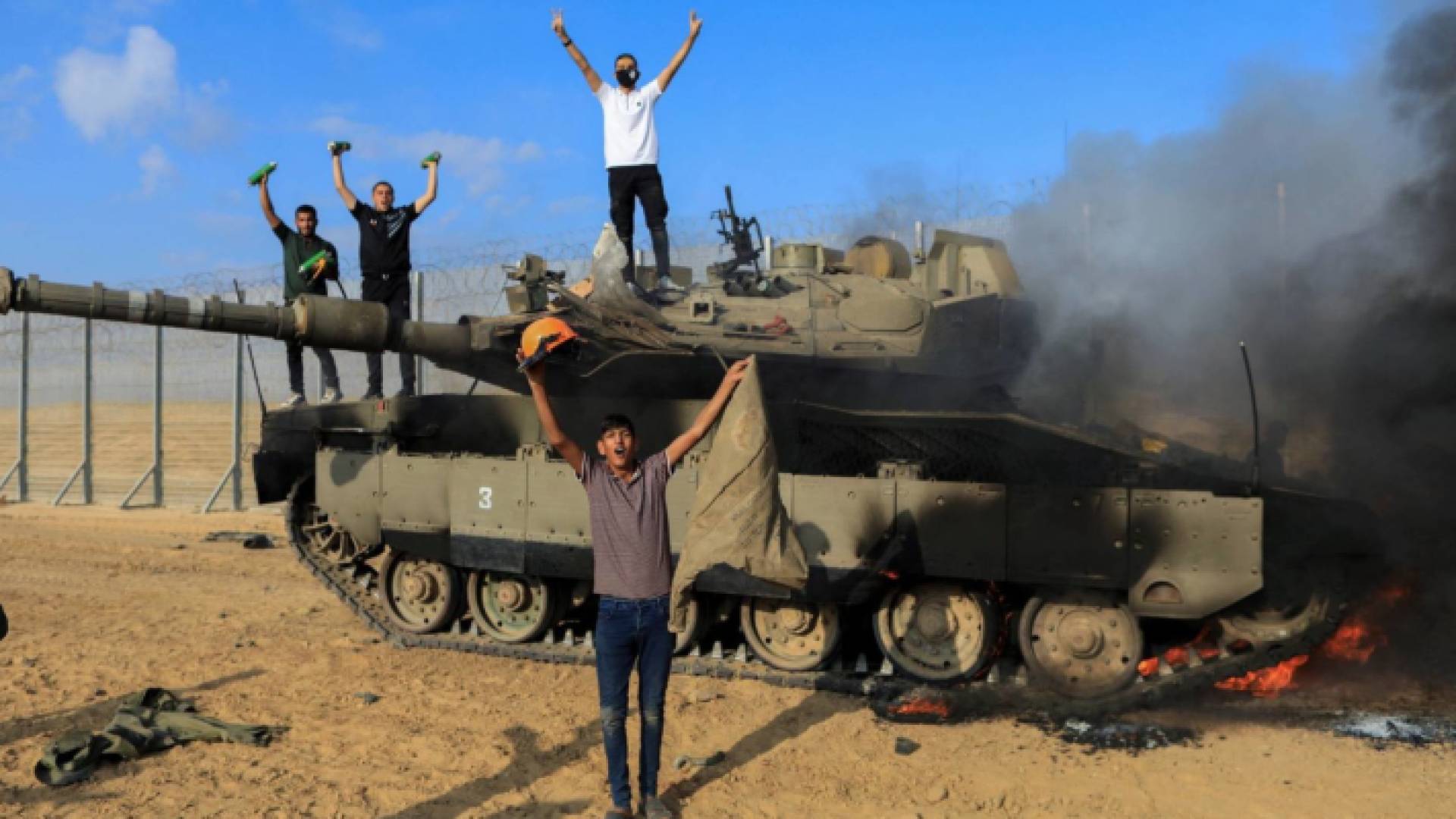 إحدى آليات التي دمرت في غزة