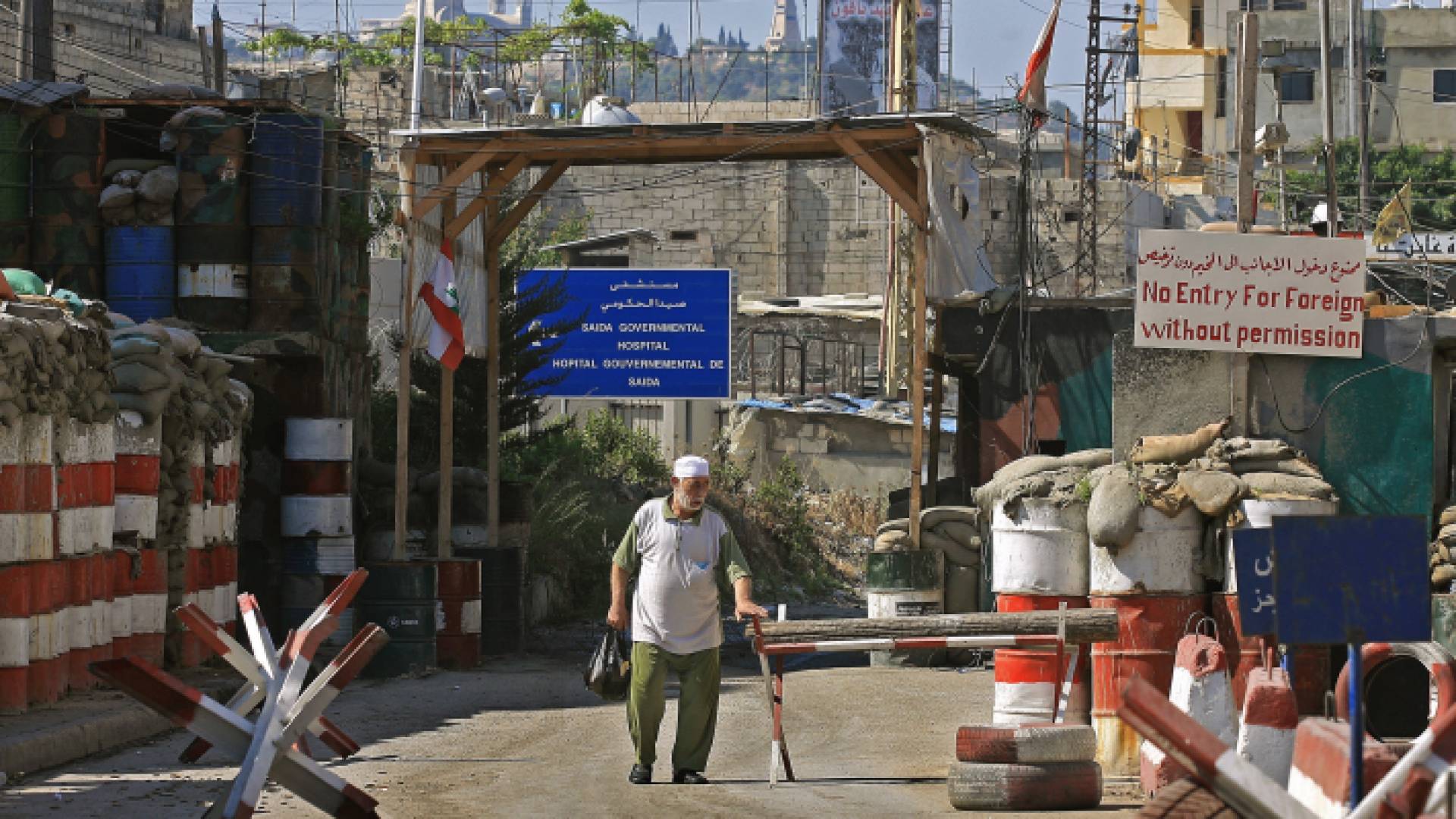 من داخل أحد مخيمات الشتات في لبنان