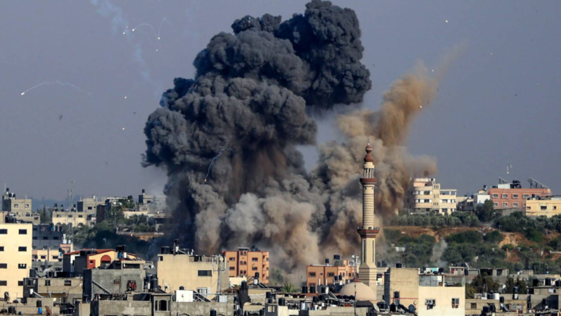 قصف عنيف على قطاع غزة