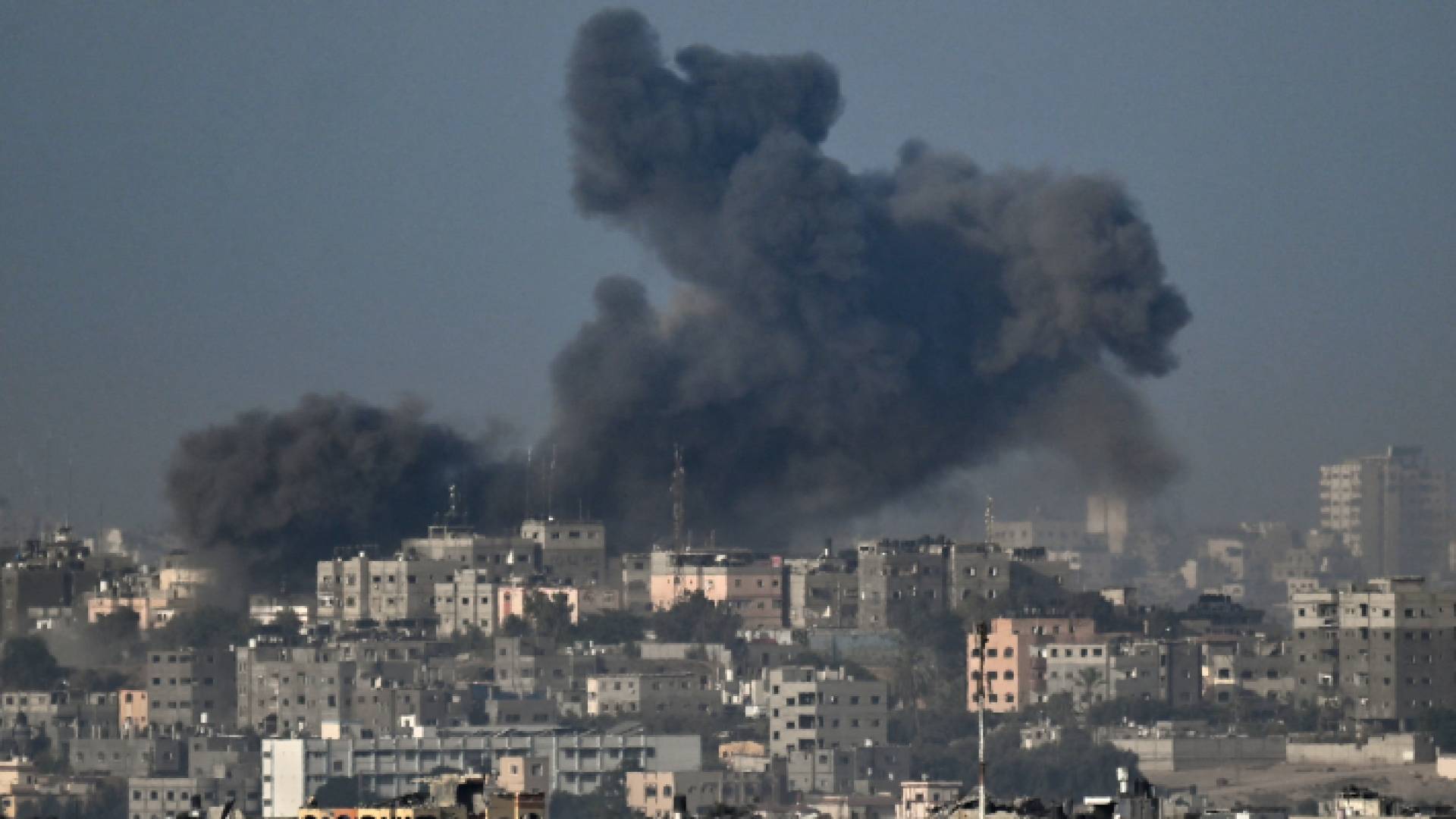 غارة لقوات الاحتلال الإسرائيلي على قطاع غزة