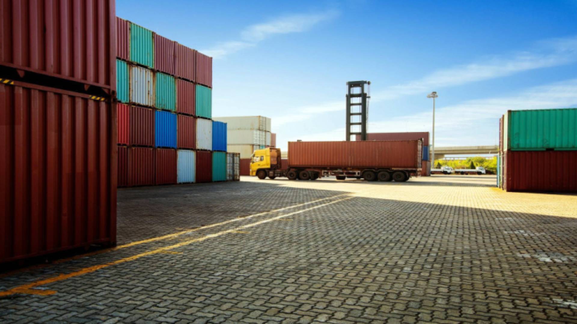 ميناء حاويات