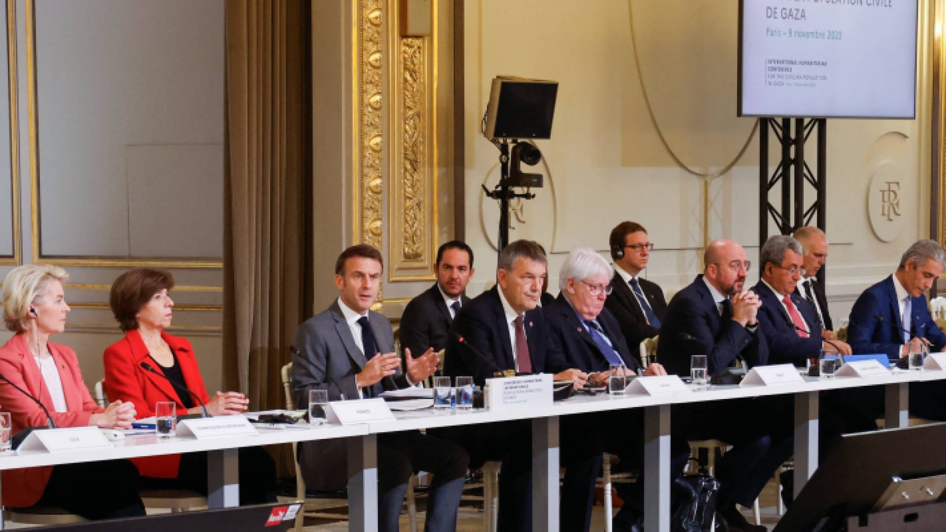 مشاركون في المؤتمر الإنساني حول غزة في باريس