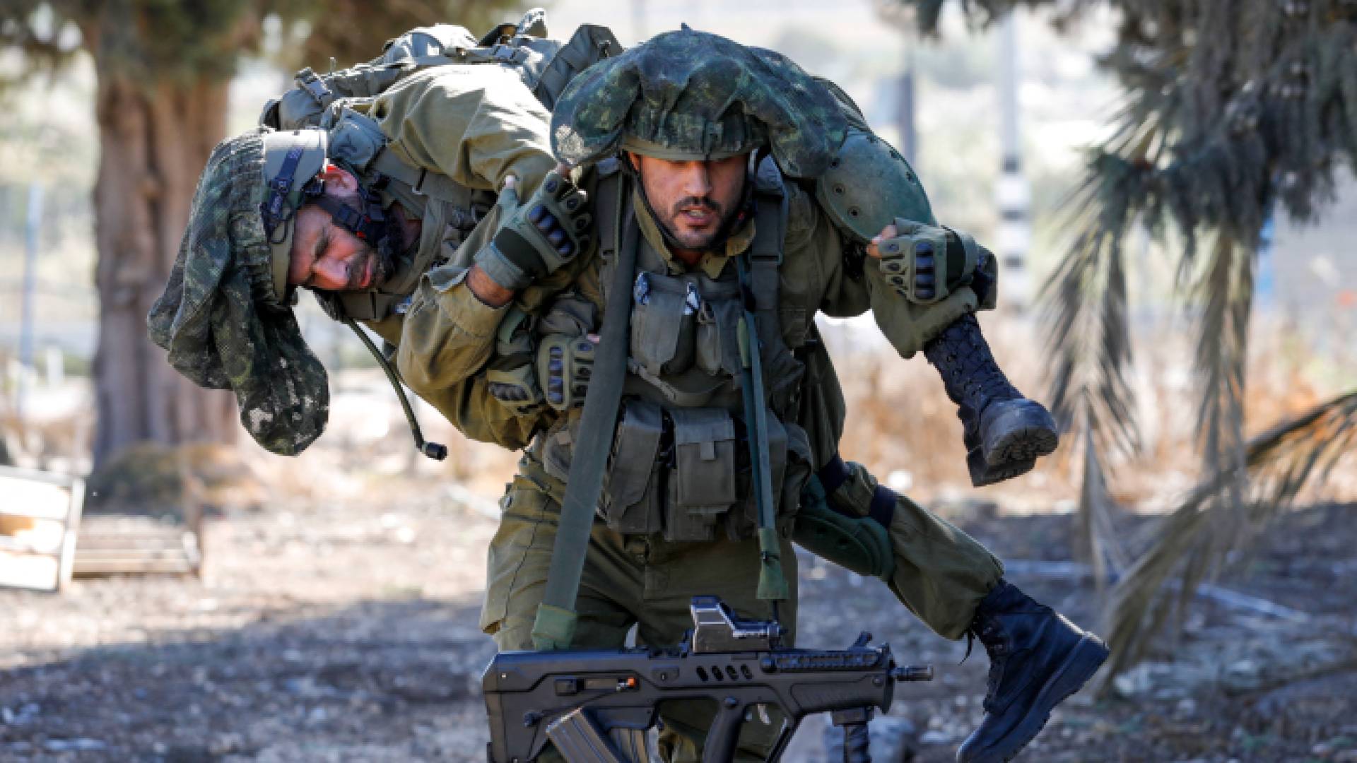 الاجهاز على جنود الاحتلال