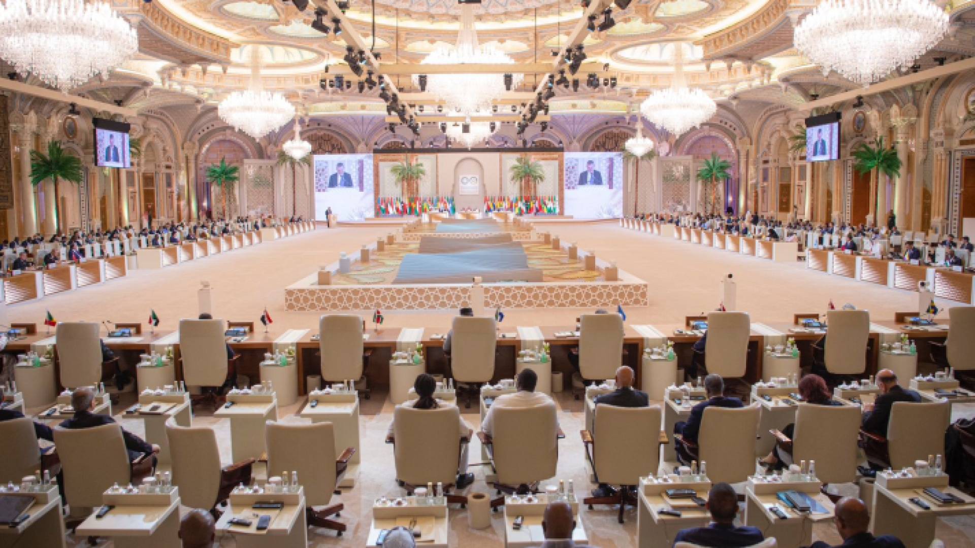 جانب من اجتماع القمة العربية في الرياض