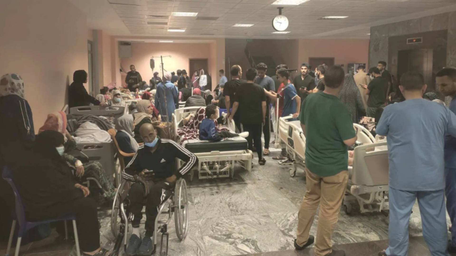 مرضى السرطان داخل مستشفى الصداقة التركي الفلسطيني في قطاع غزة