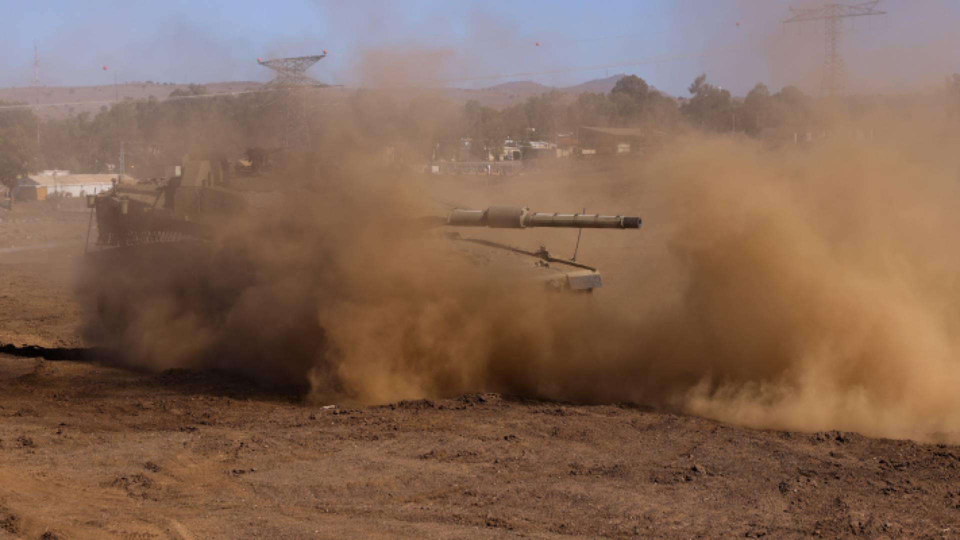 آلية عسكرية تابعة للاحتلال الإسرائيلي في الجنوب اللبناني