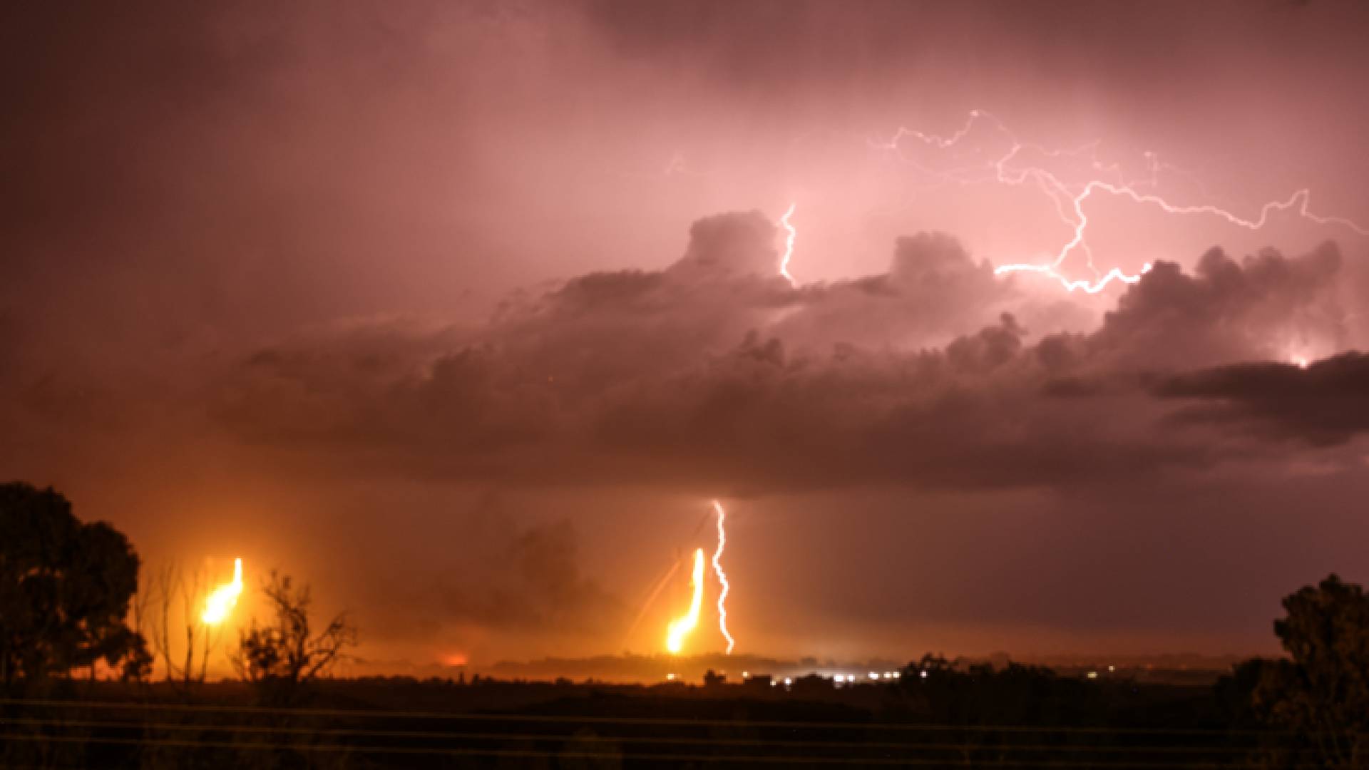 رشقات صاروخية