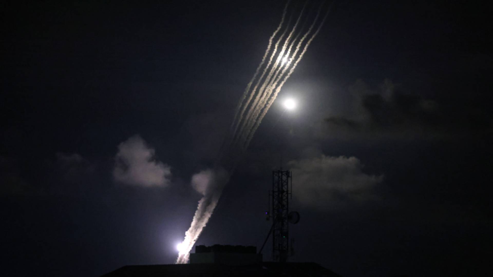 رشقات صاروخية باتجاه تل أبيب