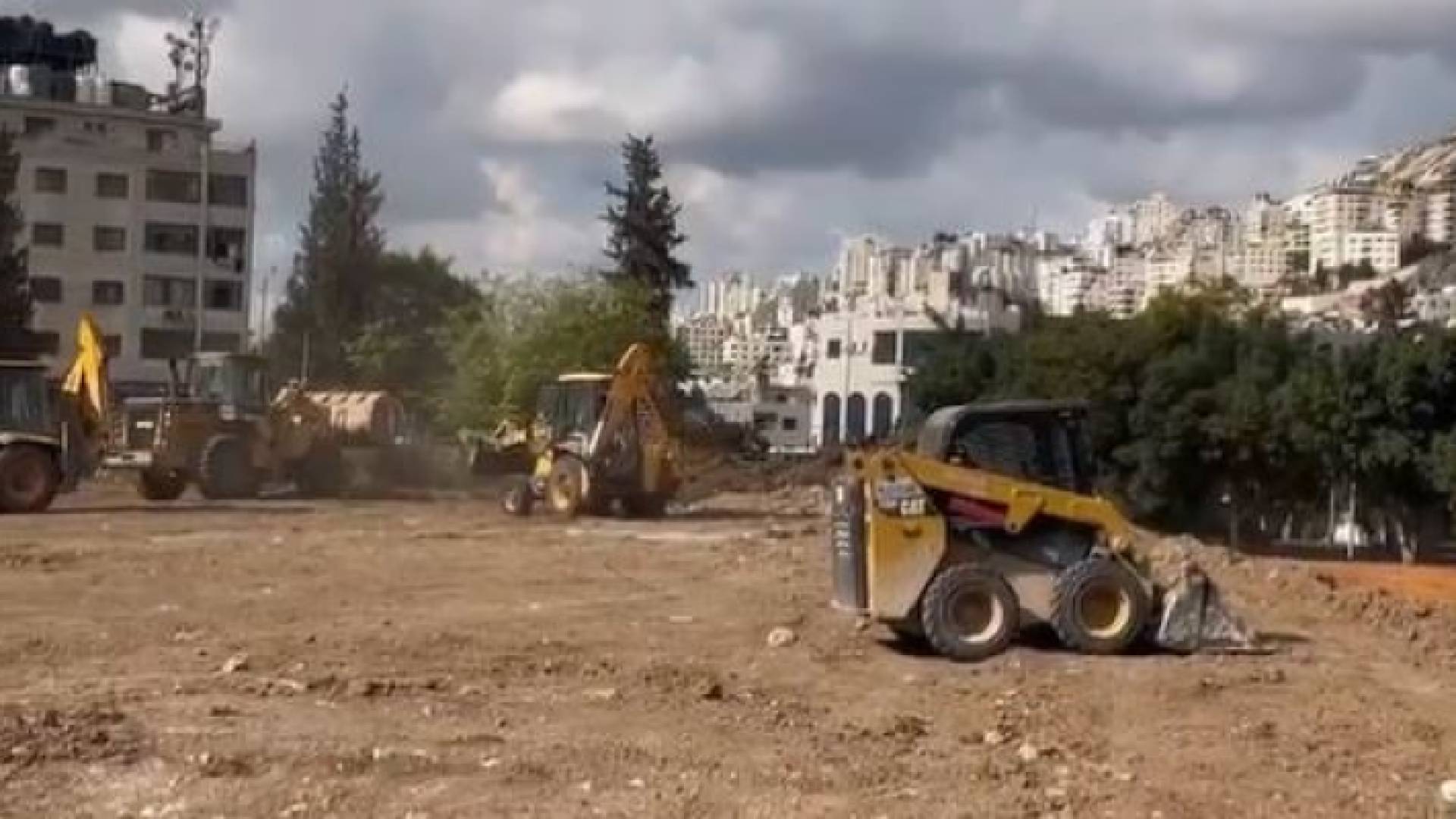 جانب من تنفيذ أعمال مشروع المستشفى الميداني الأردني في نابلس