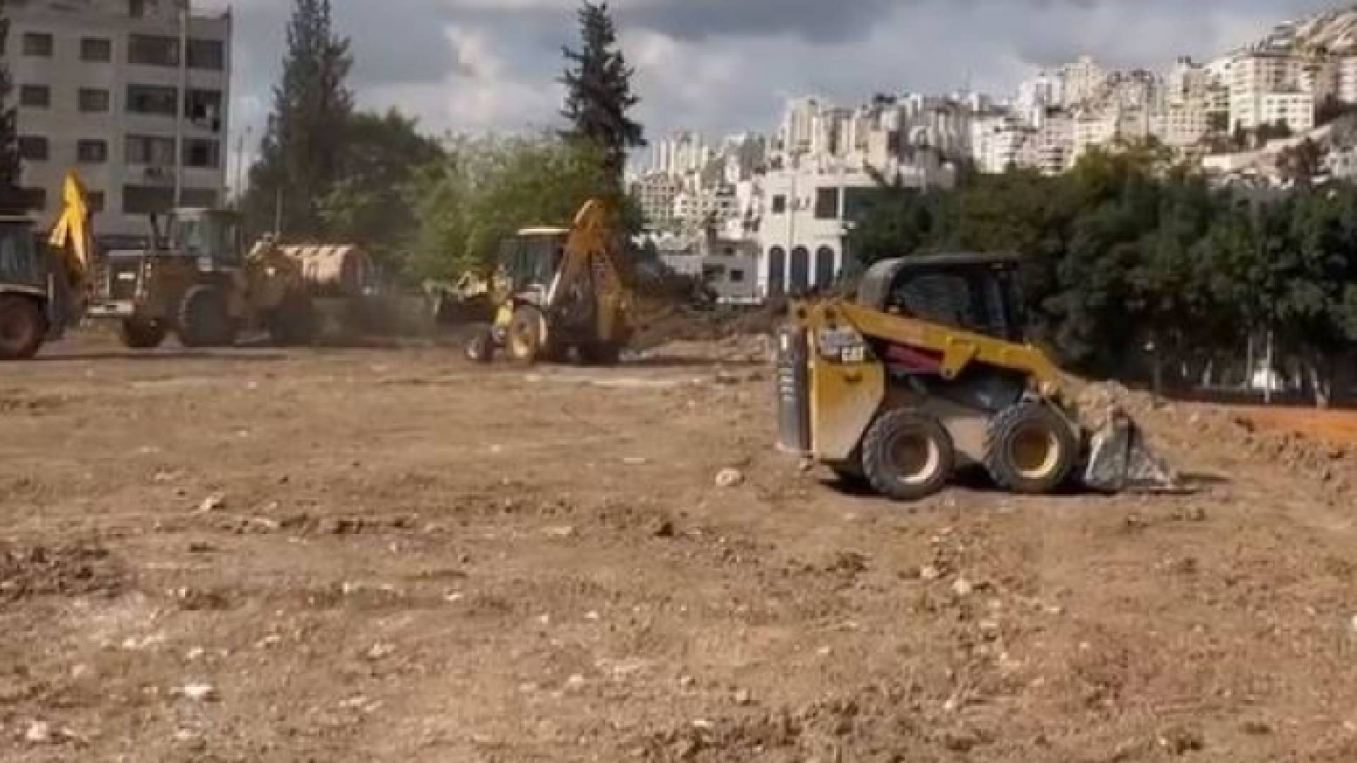 جانب من تنفيذ أعمال مشروع المستشفى الميداني الأردني في نابلس