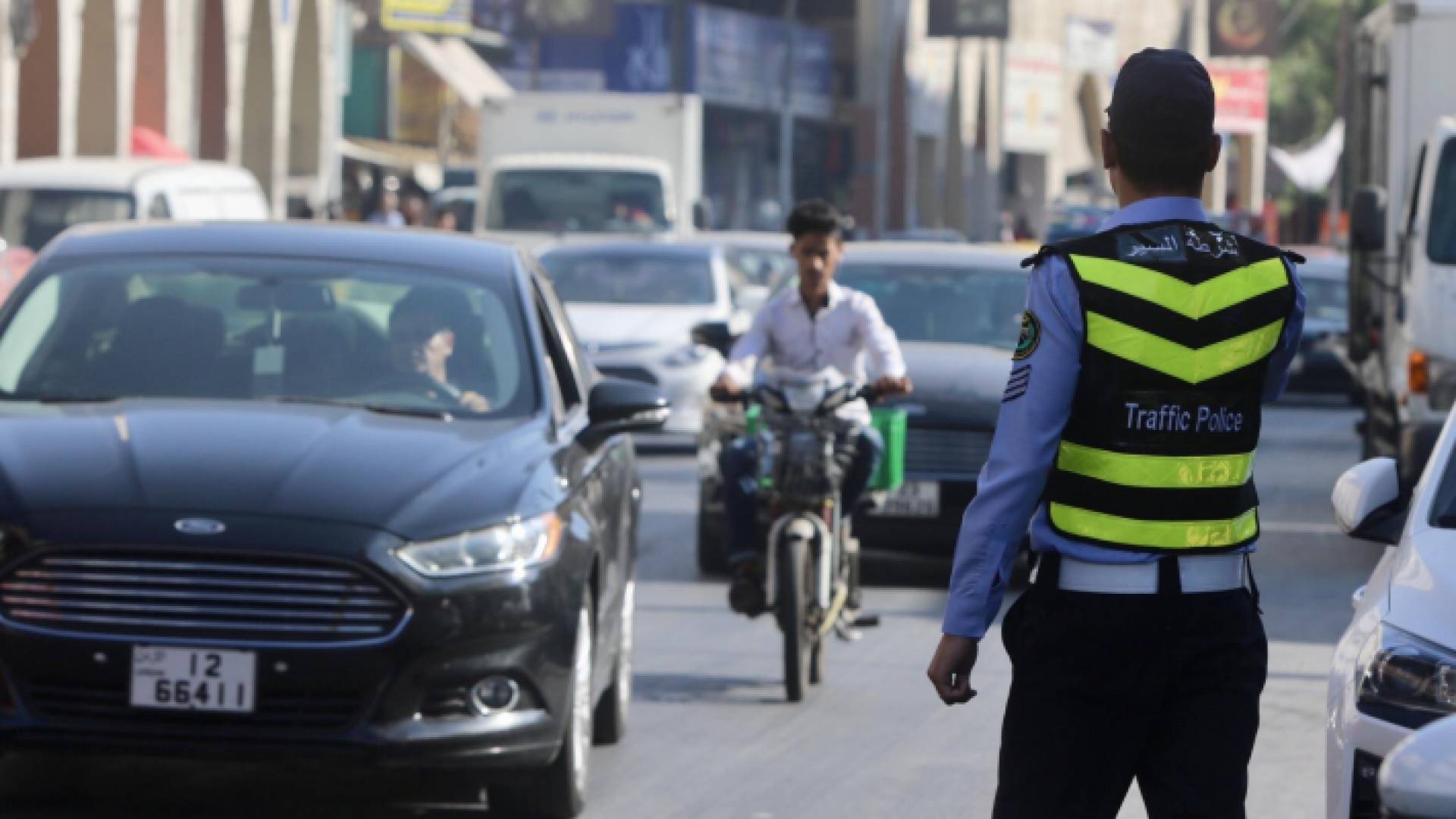 رقيب سير في أحد شوارع العاصمة عمان