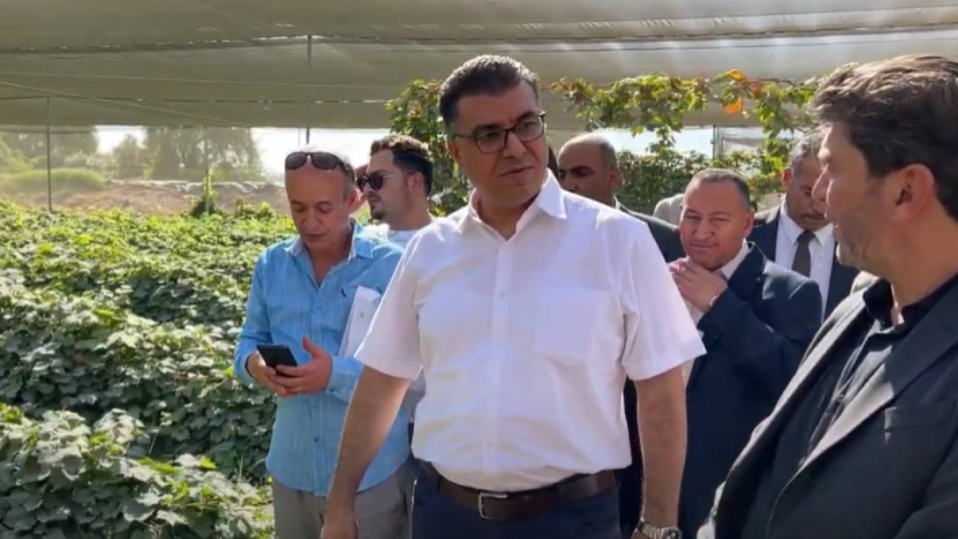 خالد الحنيفات بزيارة تفقدية لمشاريع المصانع الغذائية التابعة للوزارة في منطقة الأغوار الجنوبية