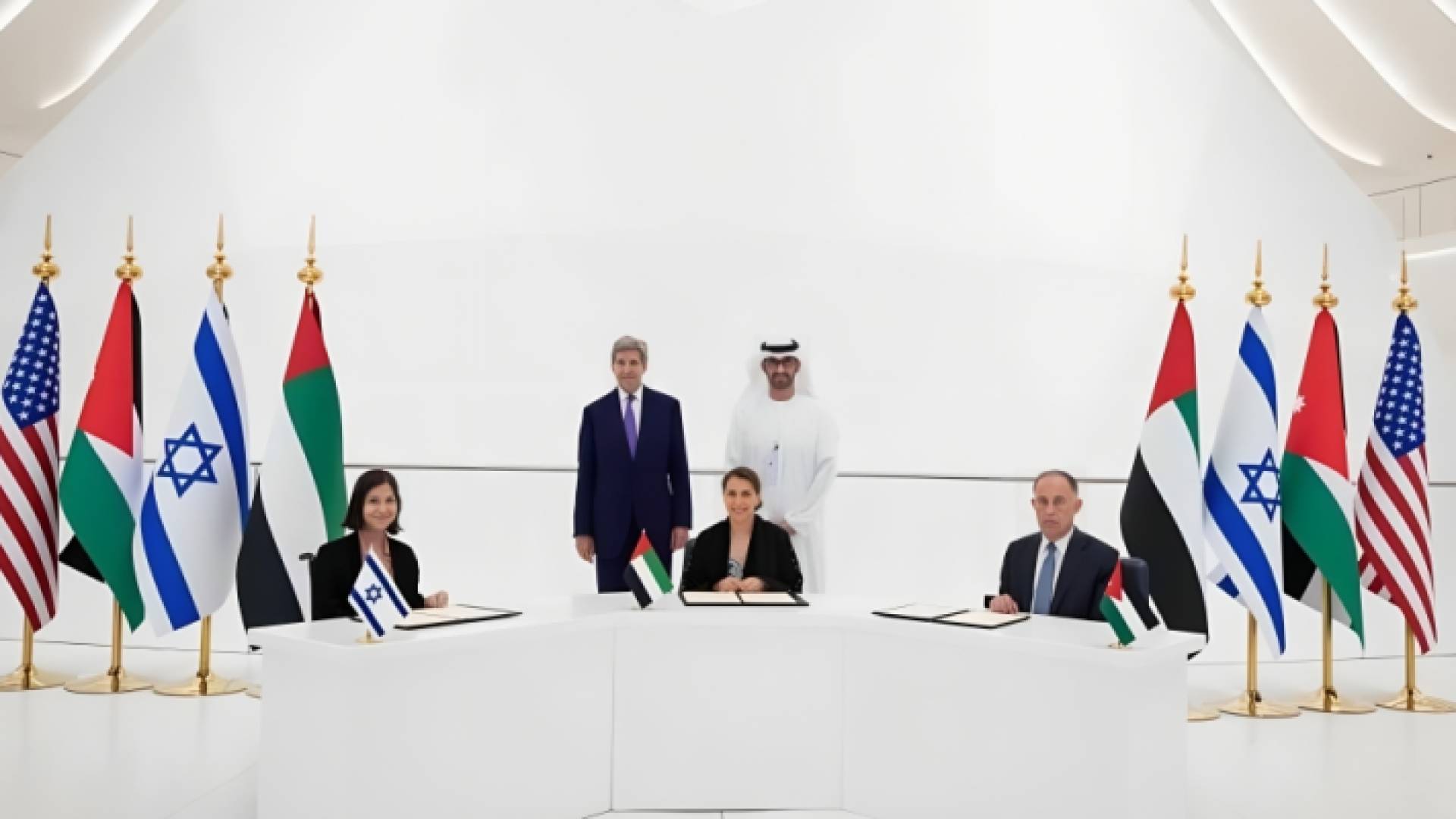 الصورة من توقيع الاتفاق "إعلان نوايا" - أرشيفية