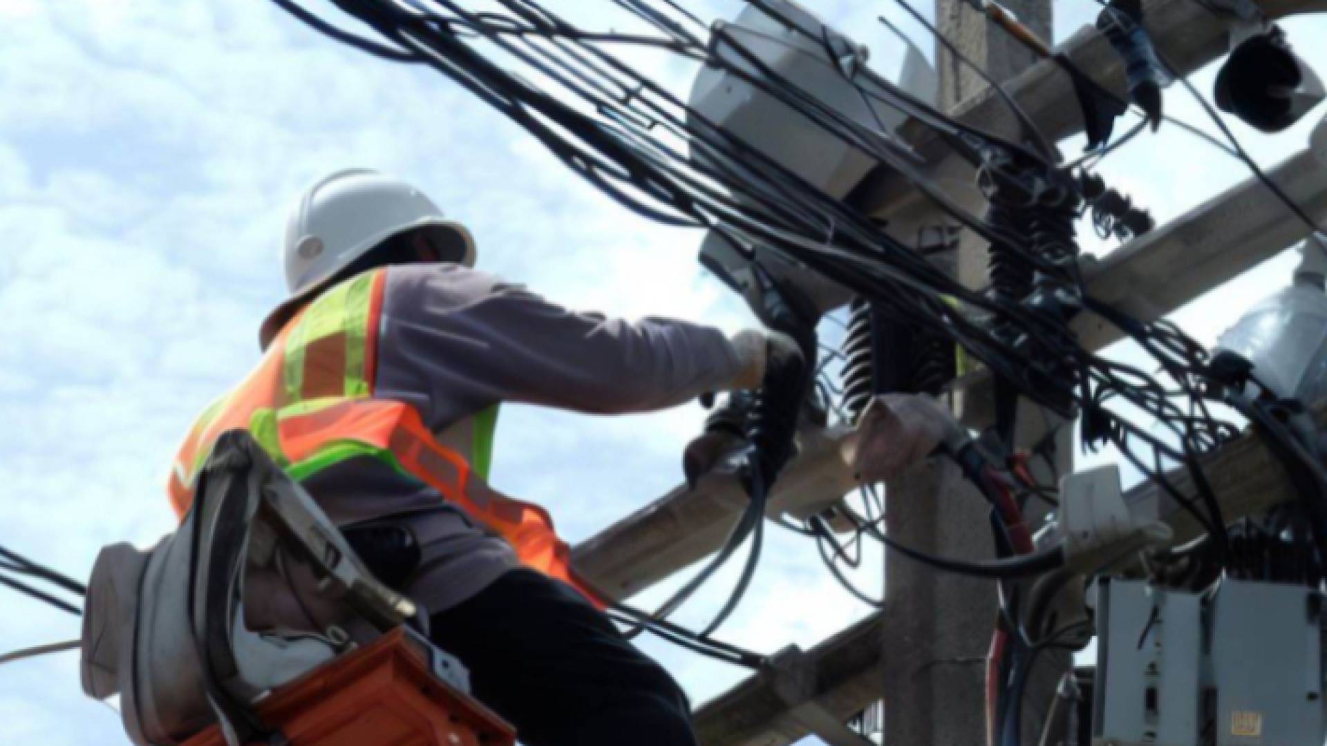 عامل صيانة كهرباء