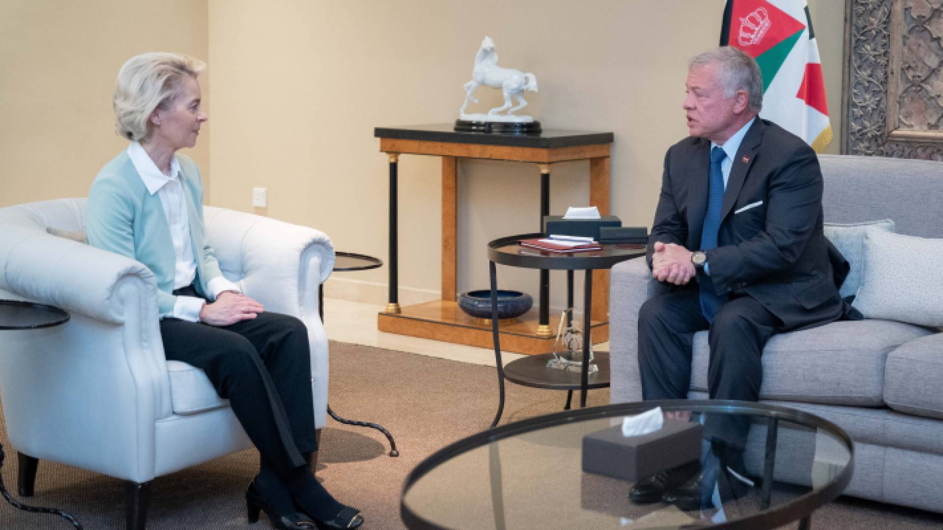 جلالة الملك عبدالله الثاني يستقبل رئيسة المفوضية الأوروبية أورسولا فون دير لاين