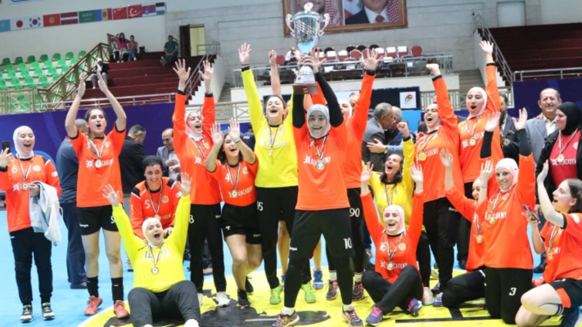 فريق عمان المتوج بلقب البطولة