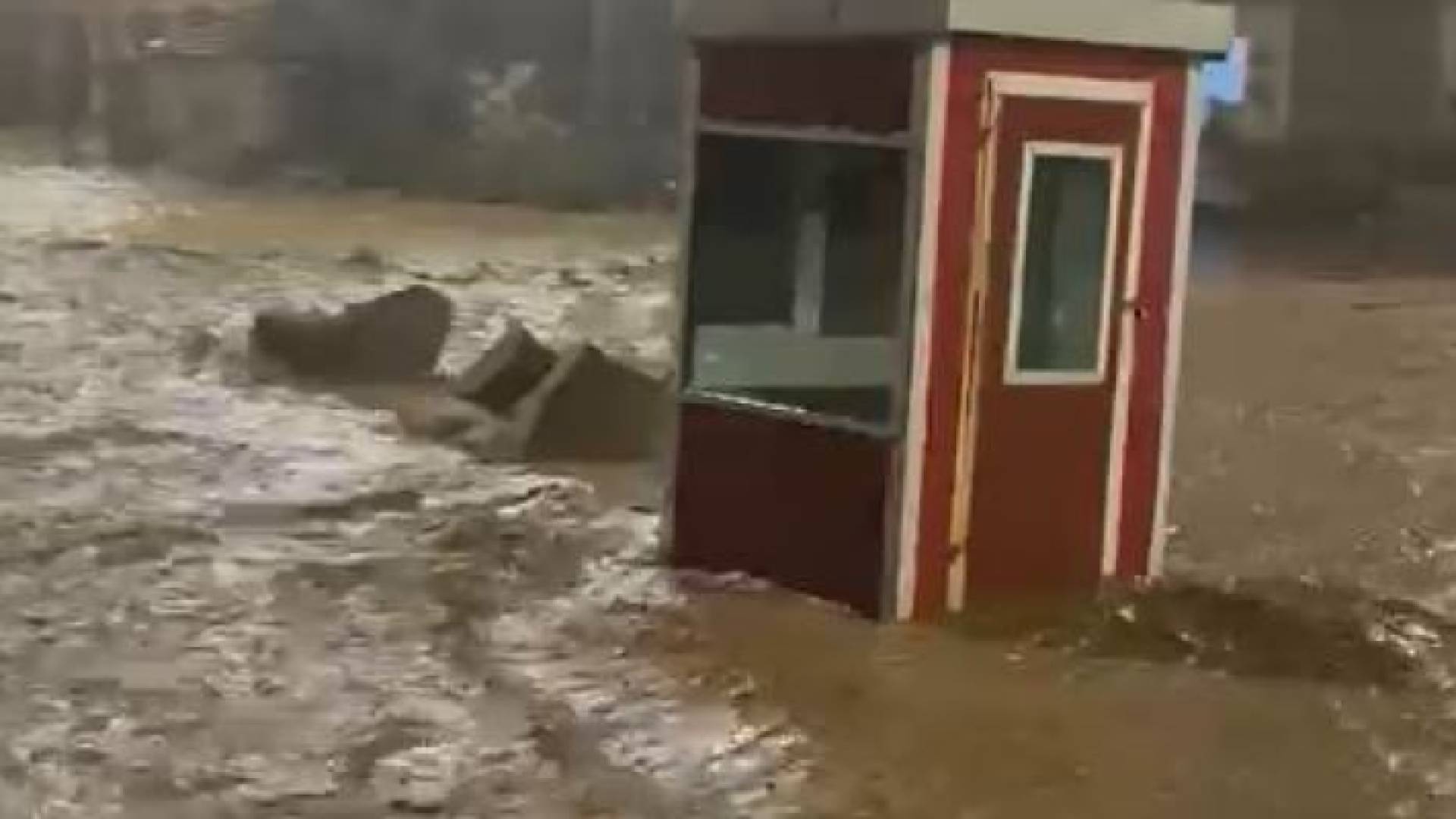 سيول جارفة في محافظة معان