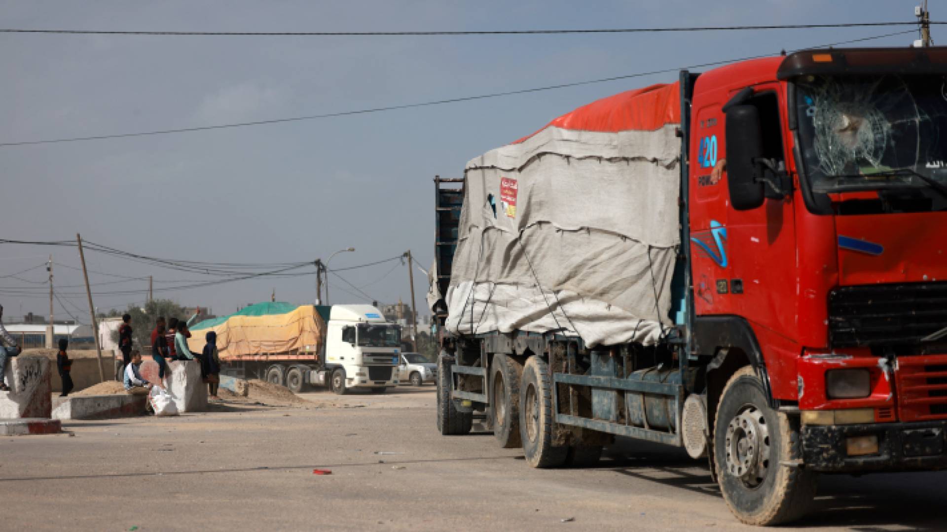شاحنة مساعدات متوجهة لغزة - أرشيفية