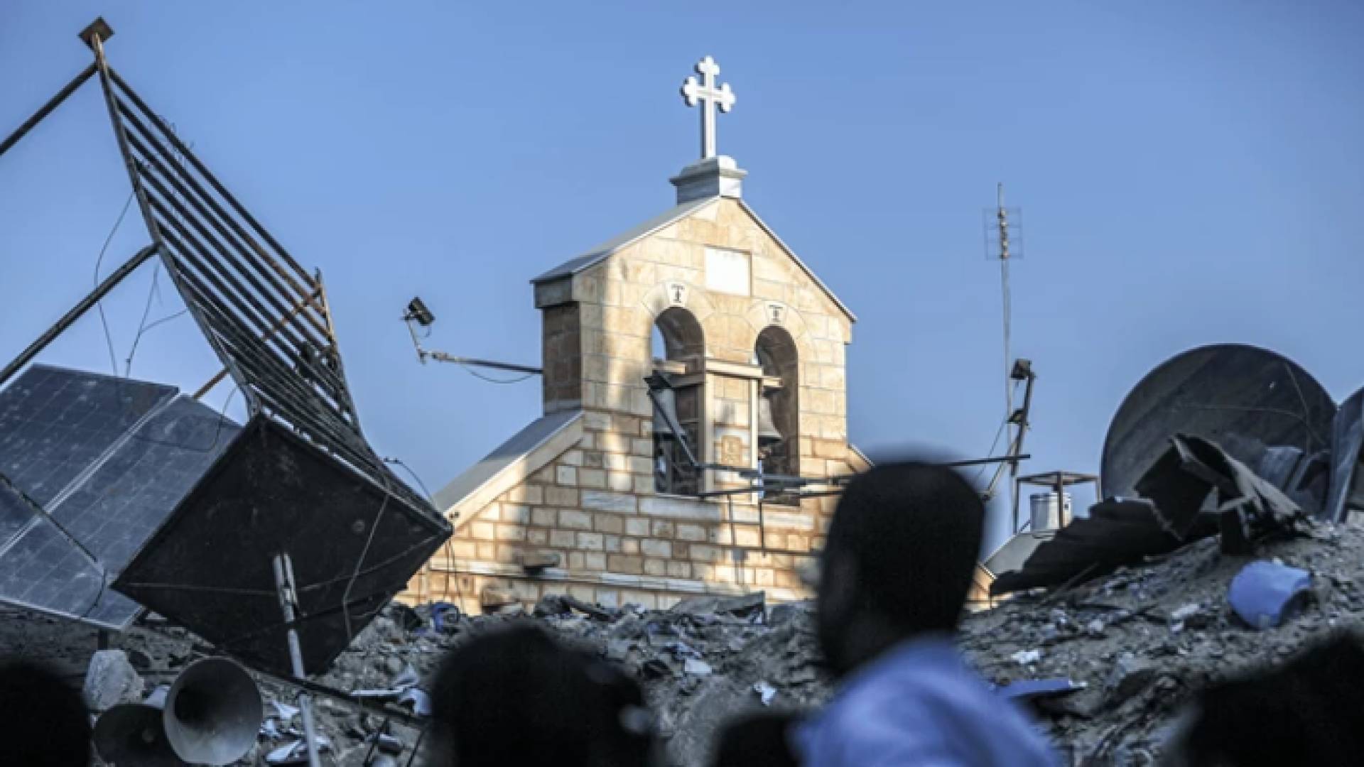 استهداف كنيسة فب غزة