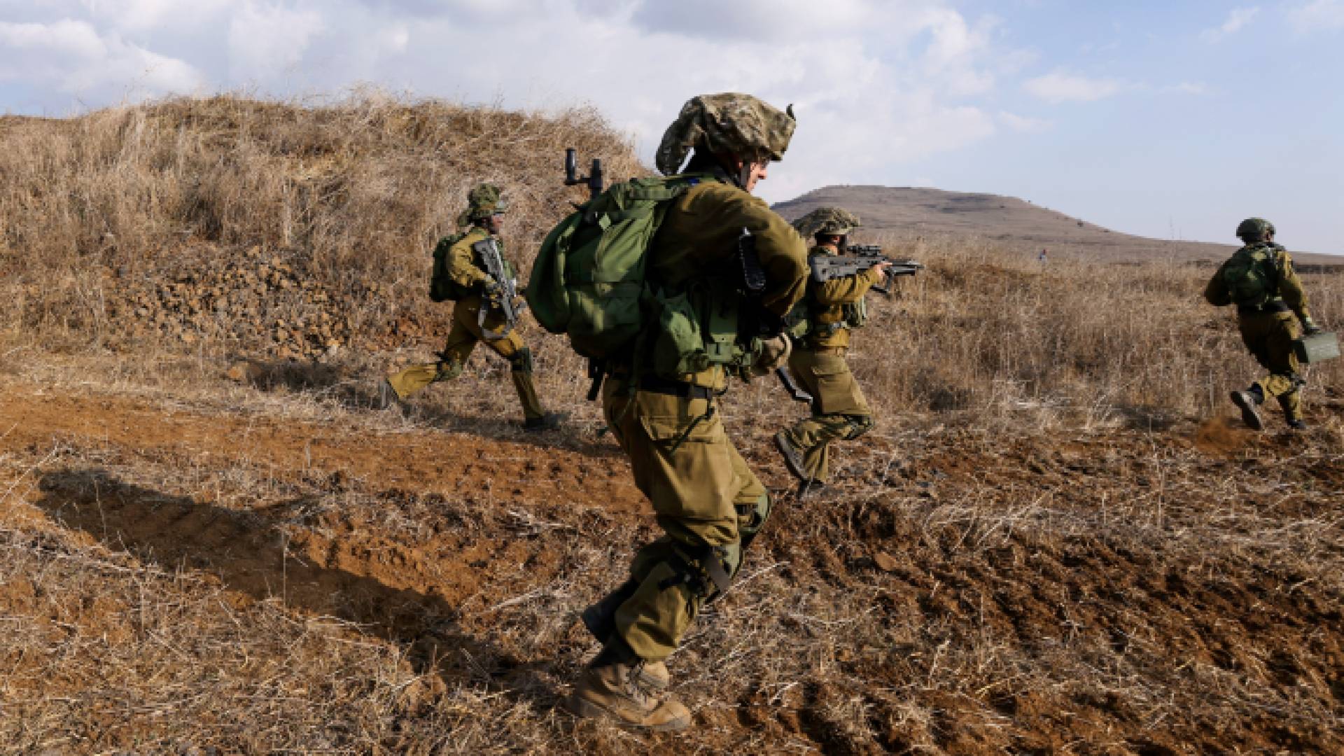 قوات الاحتلال قرب الحدود اللبنانية