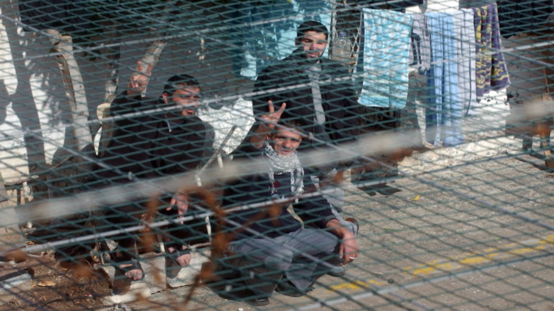 أسرى فلسطينيون في سجون الاحتلال